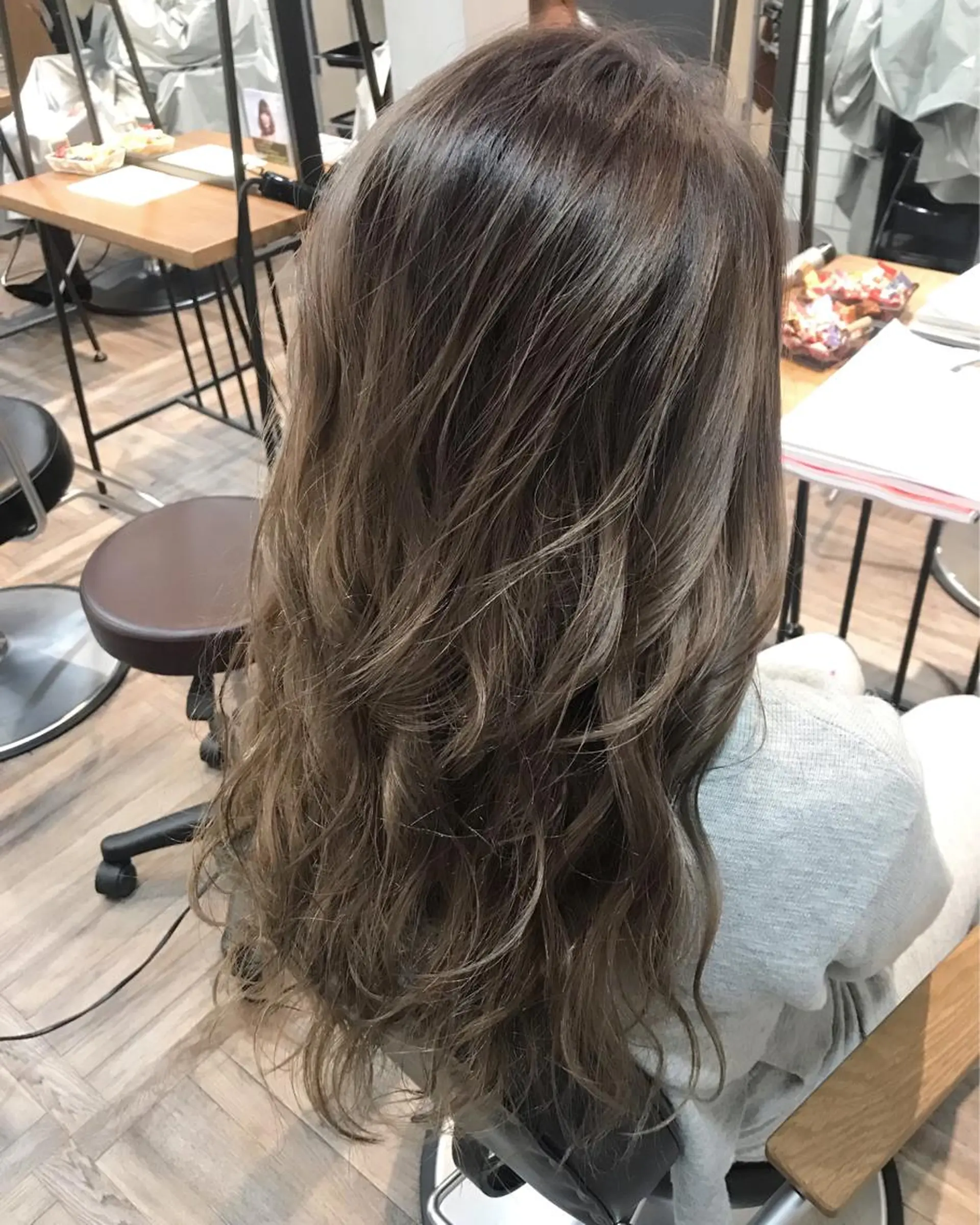 ロング カラー ヘアアレンジ グラデーションカラー ヘアカラー トリートメント ANBEL所属・ANBEL代表 西尾裕樹のヘアスタイル