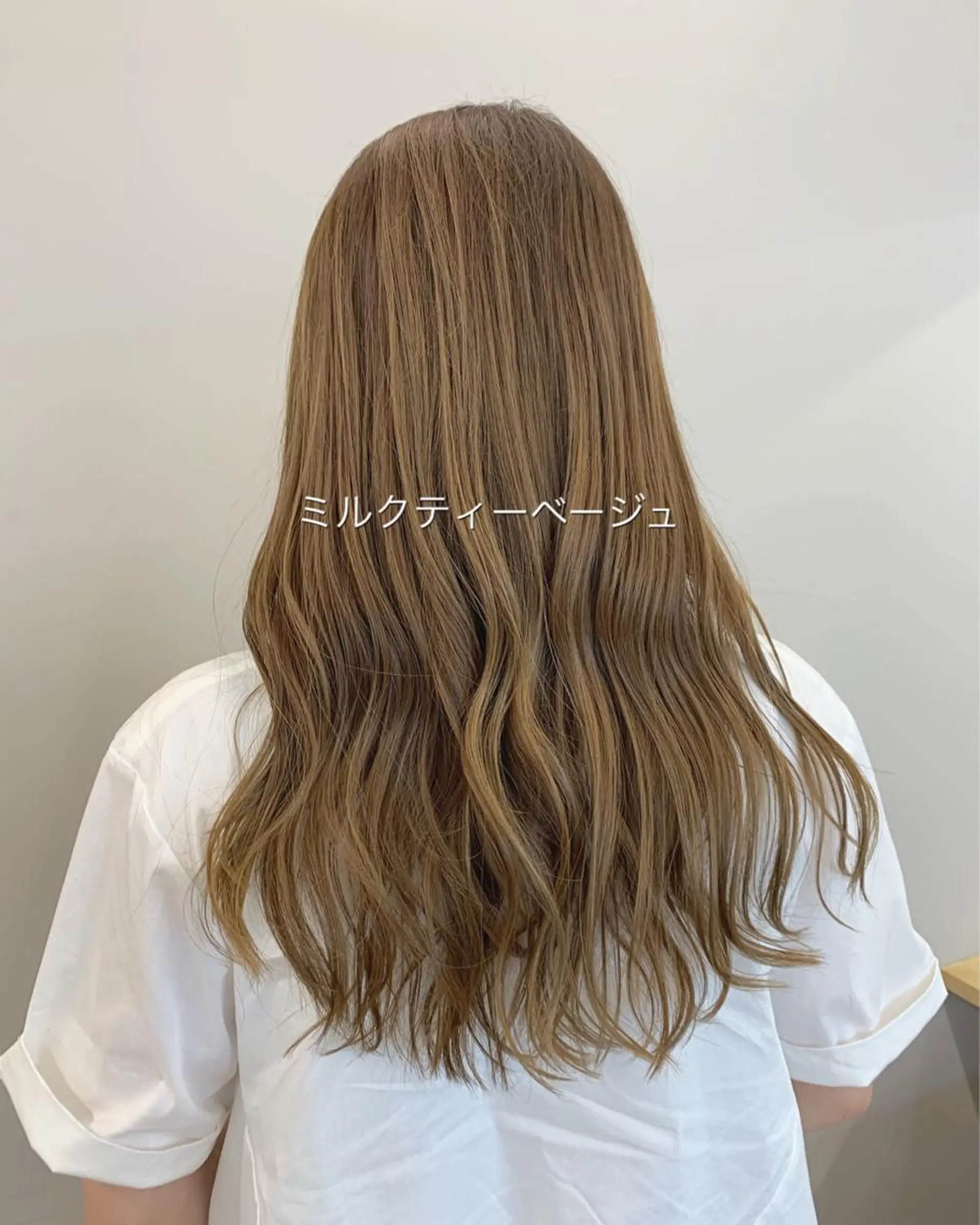 ロング カラー ベージュカラー ブリーチ 透明感カラー ミルクティーベージュ SALOWIN神戸三宮店所属・【美髪を叶える】中谷 彰宏（アキ)のヘアスタイル