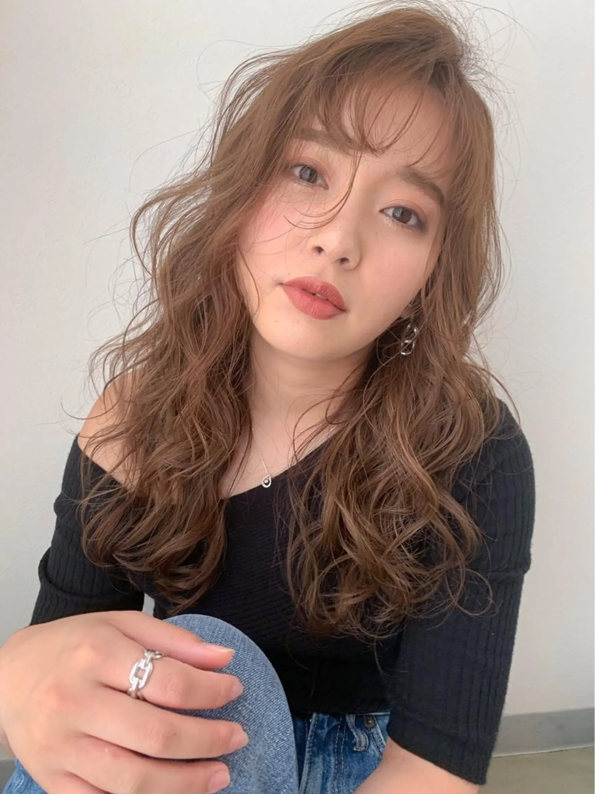 ロング カット ヘアカラー トリートメント a .のヘアスタイル