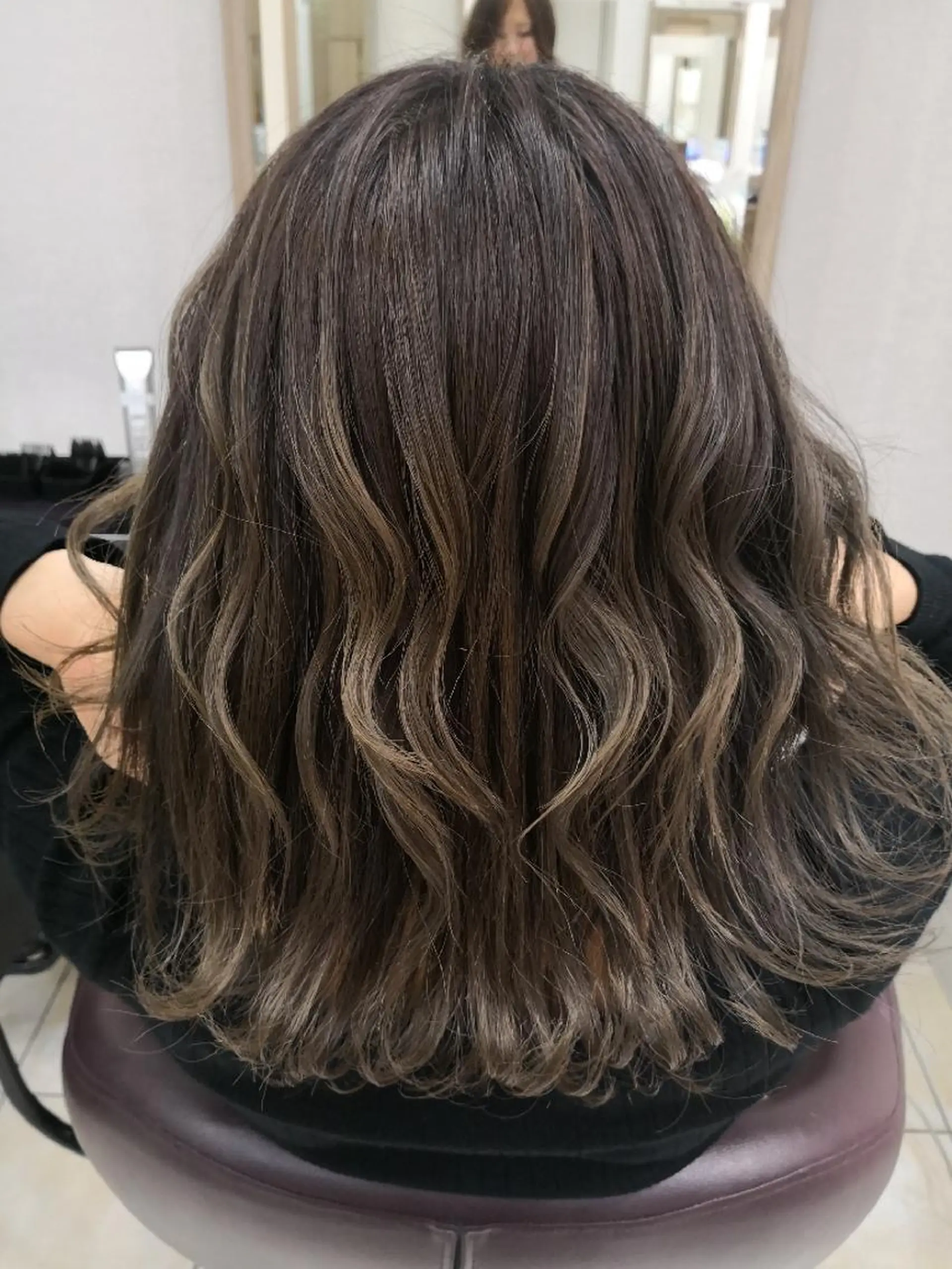 ミディアム カラー グレージュ ハイライトカラー 3Dハイライト ハイライト ヘアカラー 🩶ハイライトカラー 🩶ASH西葛西鈴木のヘアスタイル
