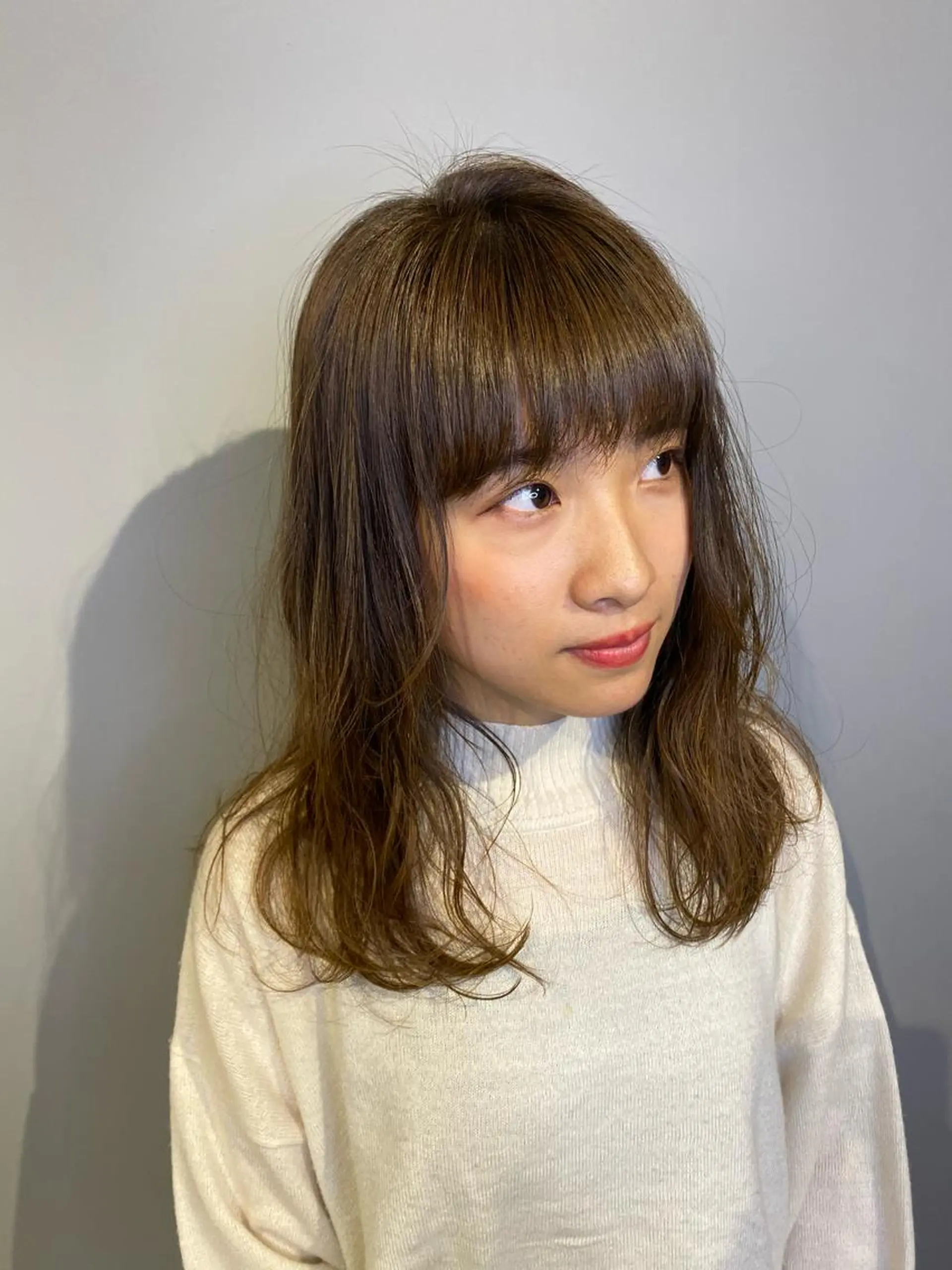 セミロング カラー グレージュ ミント トリートメント トリートメント (h)wim ウィムのヘアスタイル