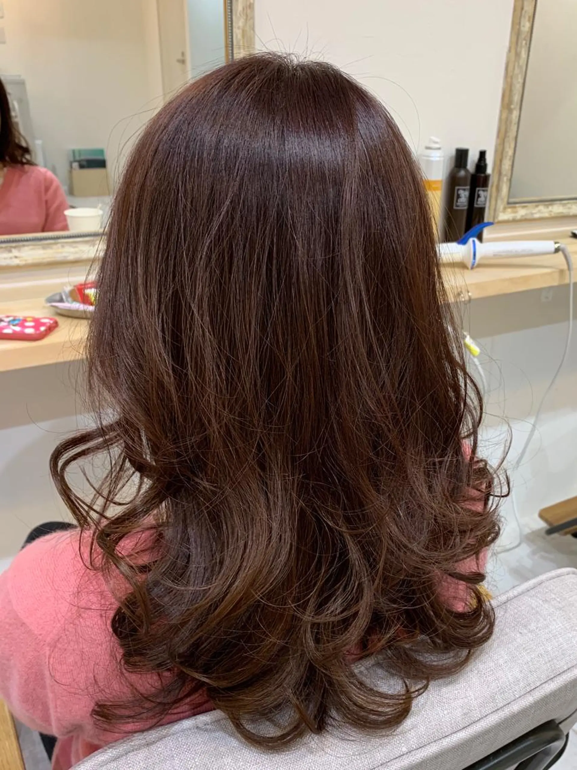ミディアム カラー アッシュ ピンクカラー ピンクアッシュ レイヤーカット 山本 悟志のヘアスタイル