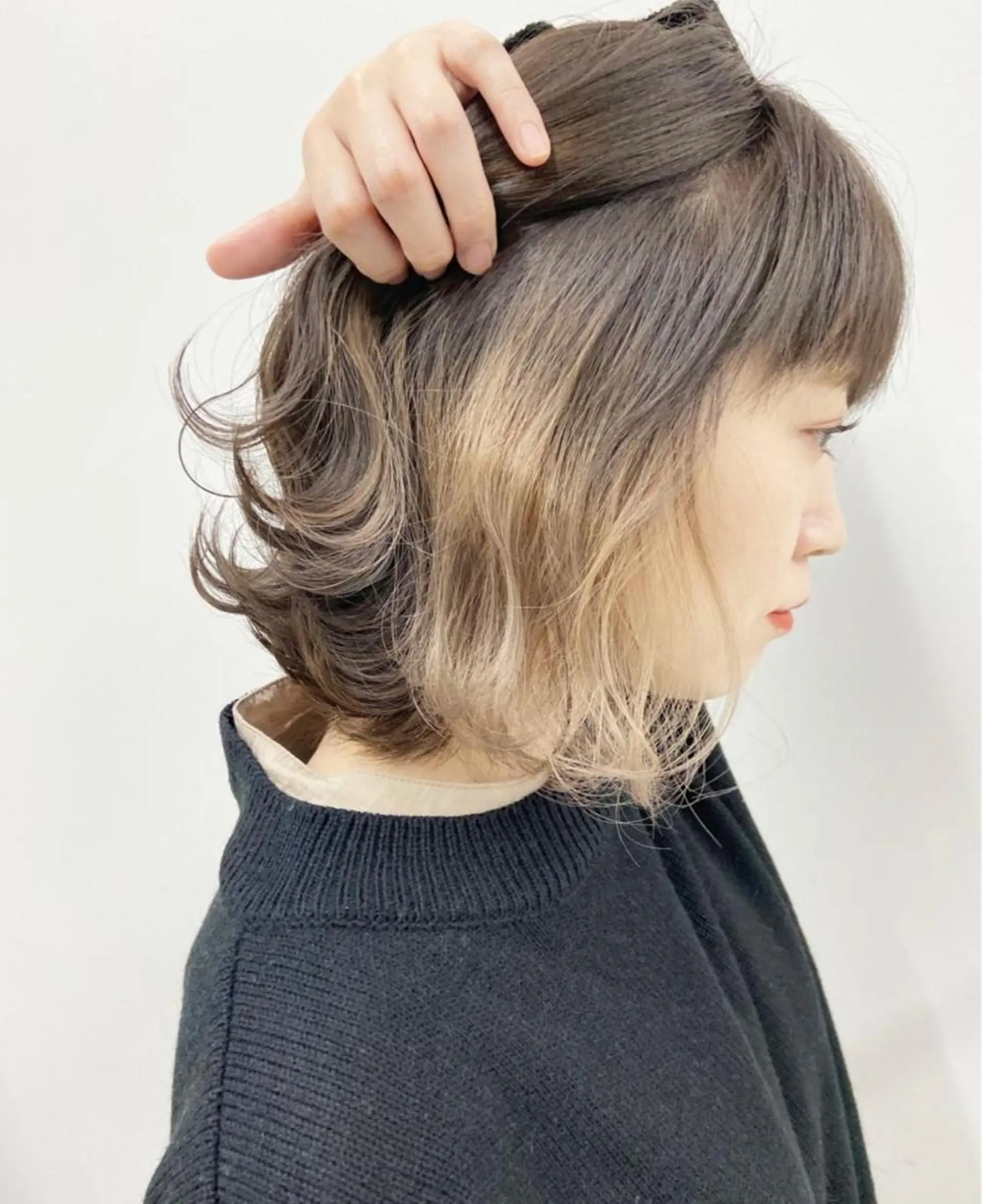 ミディアム カラー ヘアアレンジ ベージュカラー イヤリングカラー ホワイトベージュ ヘアカラー トリートメント 🦄インナーカラー 🦄貫井彩花のヘアスタイル