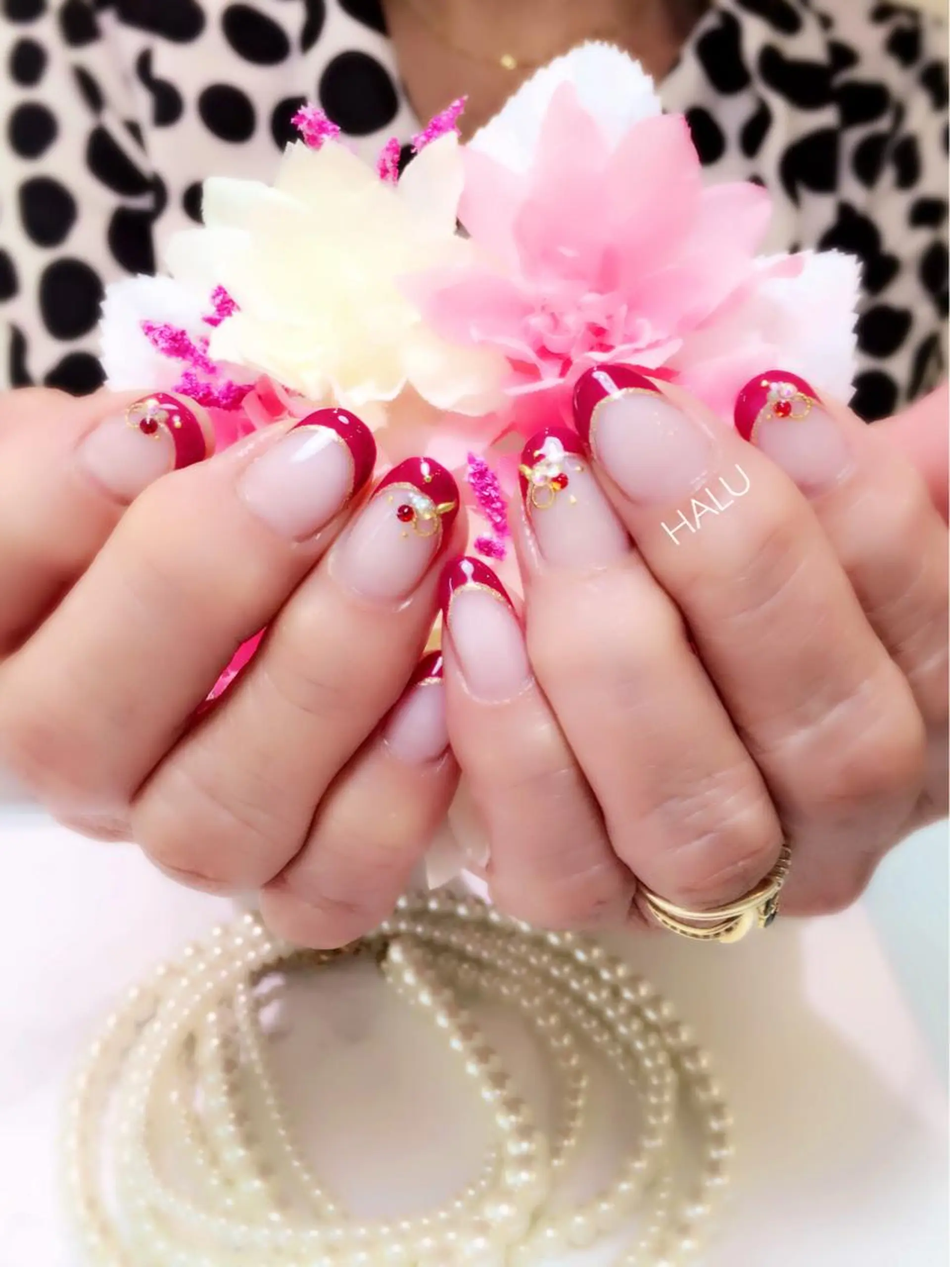 ネイル フレンチネイル ゴールド 赤色 シンプルネイル HALU ハルのネイルデザイン