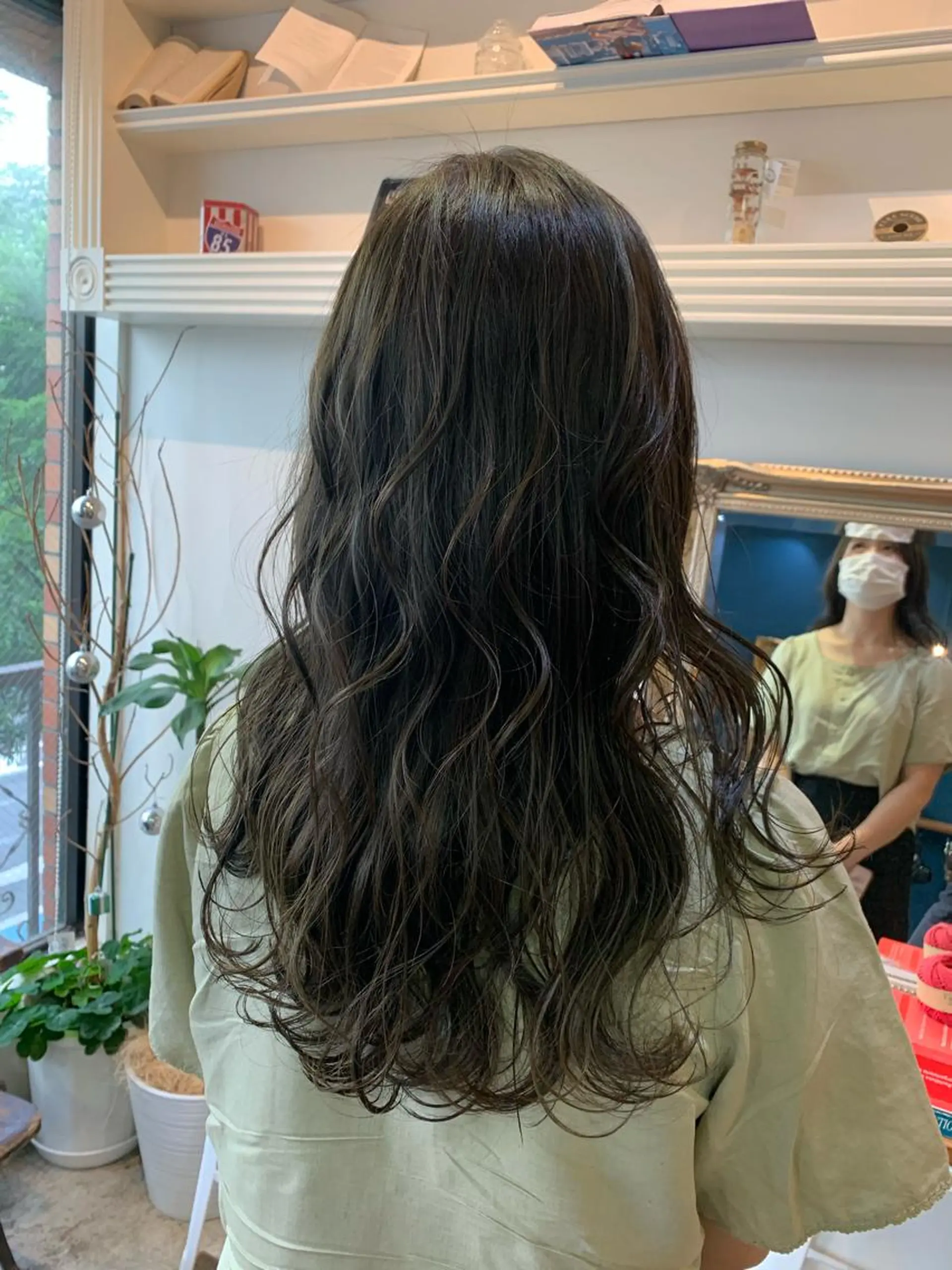 ロング ヘアカラー トリートメント ヘッドスパ ヘアセット 山口 竣也のヘアスタイル