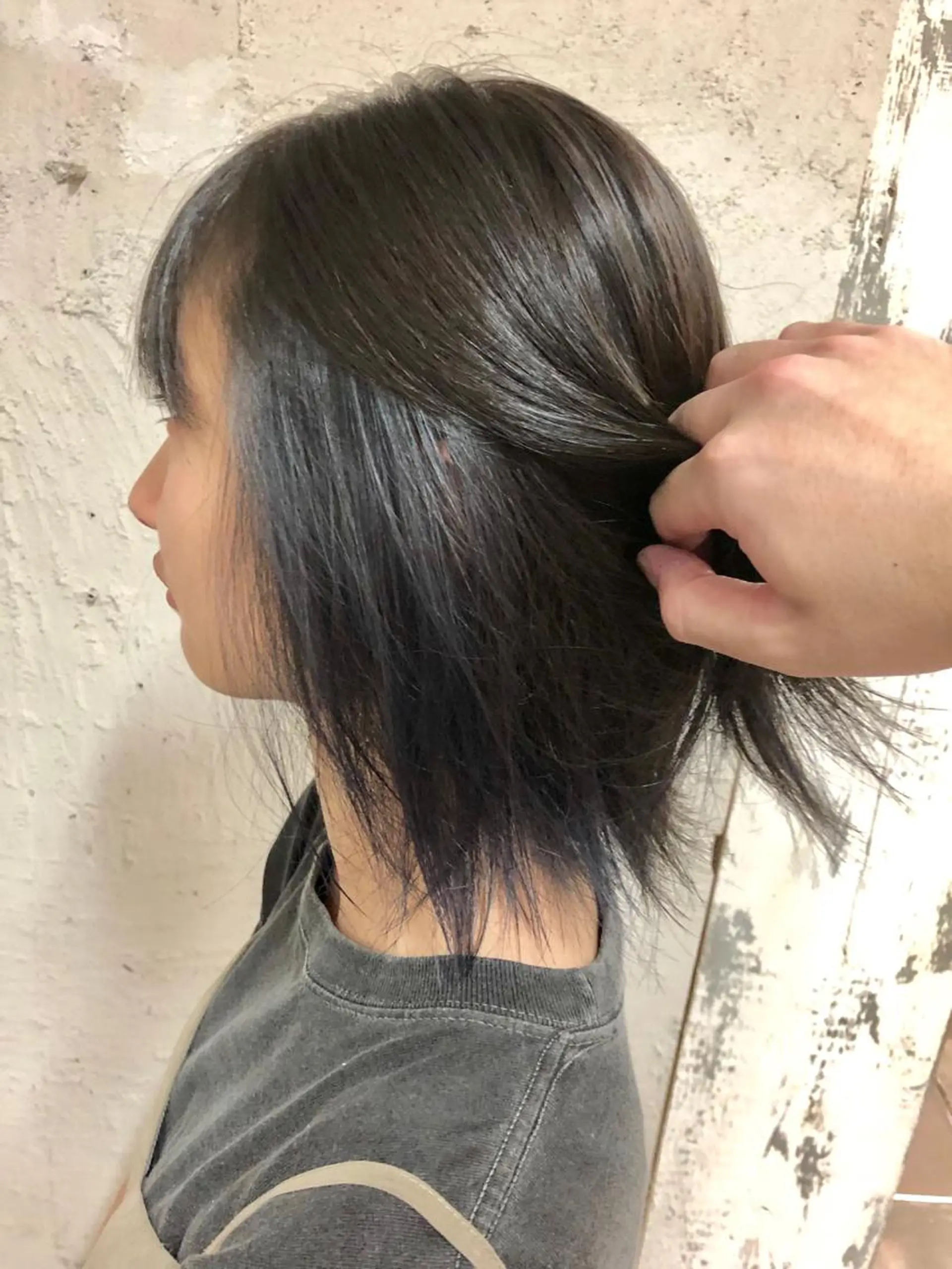 ミディアム カラー ブルーカラー ブルーラベンダー グレージュ インナーカラー ラベンダーカラー 桐原 竜也のヘアスタイル