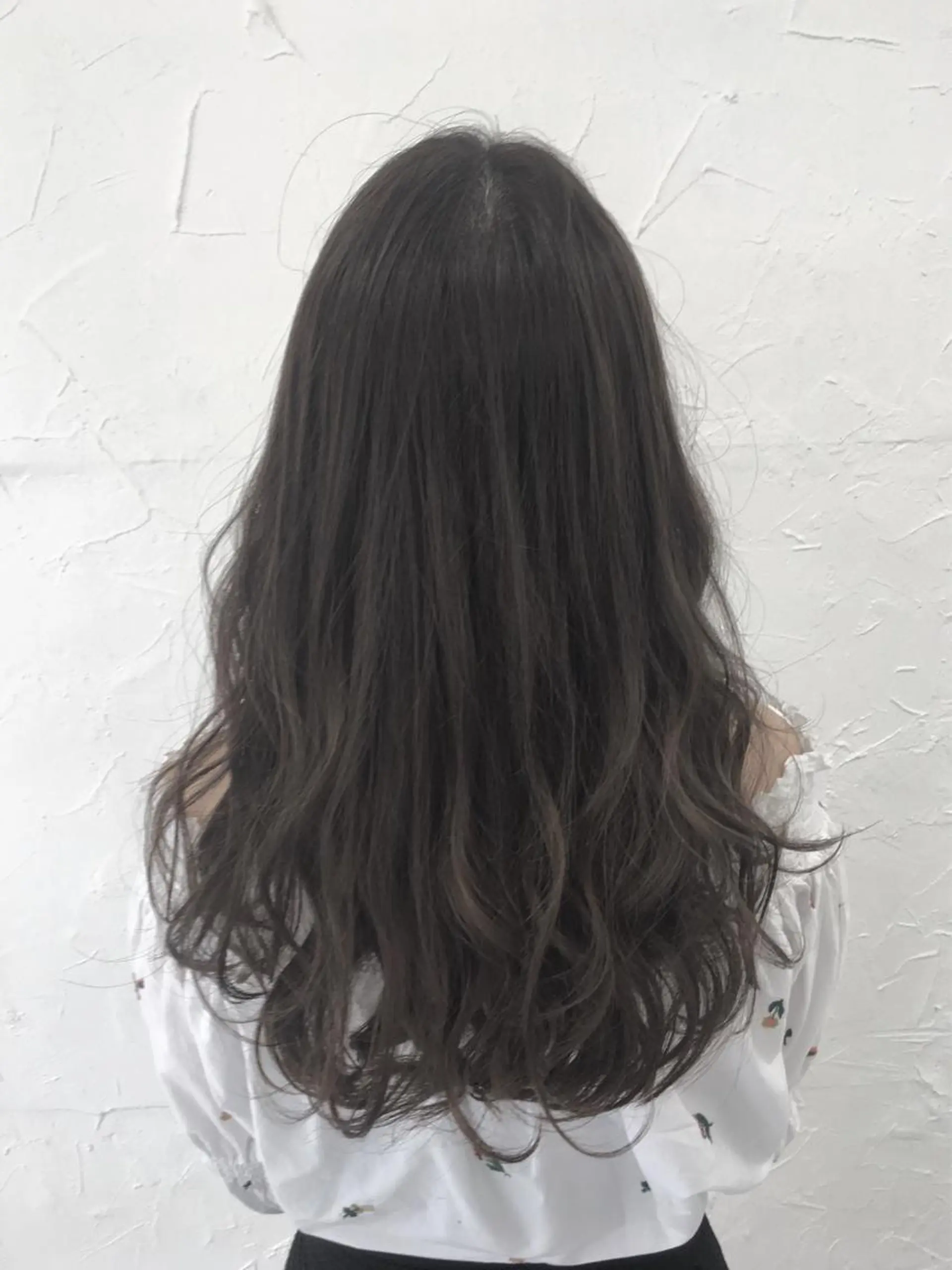 セミロング ヘアアレンジ アッシュ アッシュグレー 大人垢抜け ダブルカラー【上野】のヘアスタイル