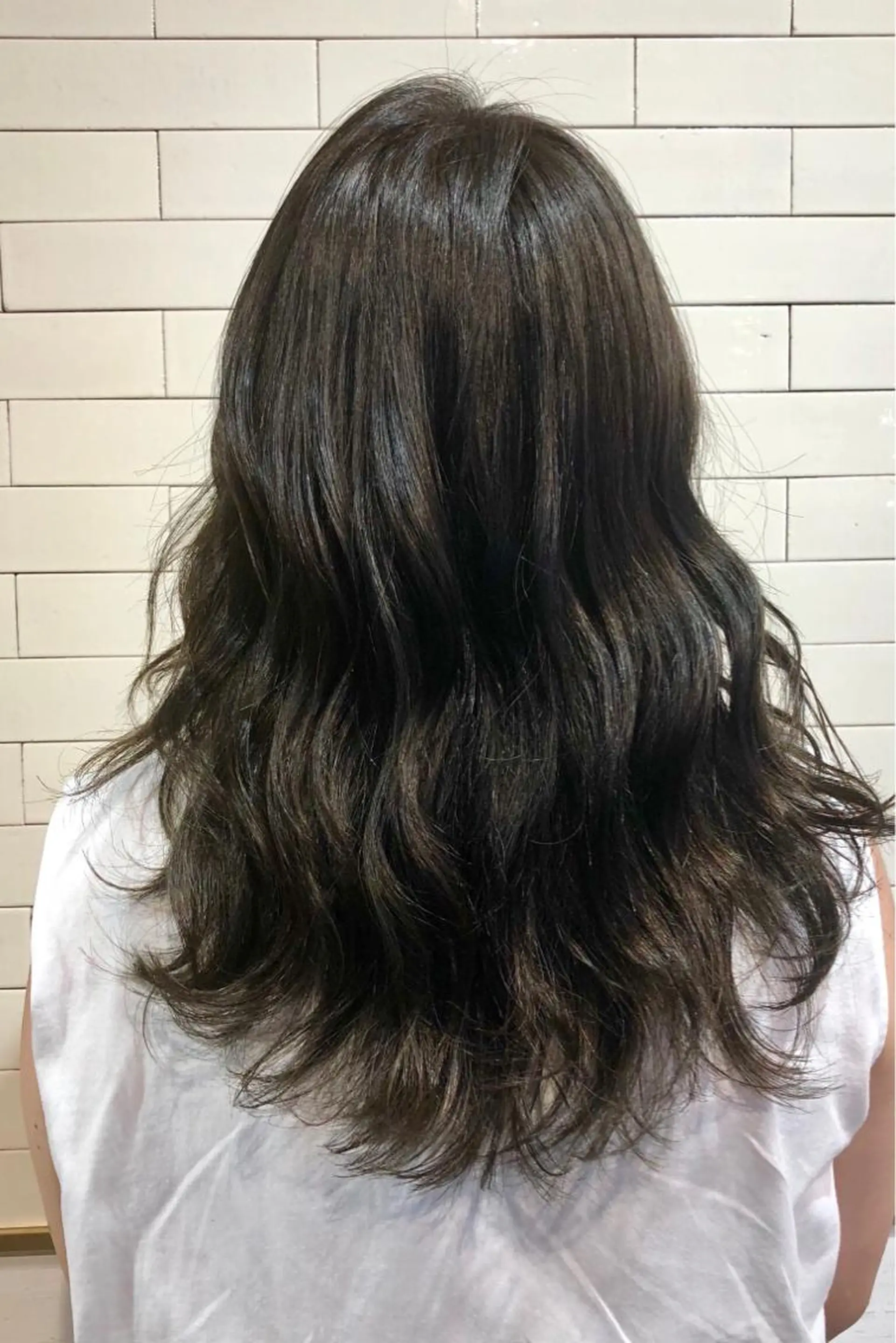 セミロング 🤍髪質改善➕透明感 カラー🤍川上葵のヘアスタイル