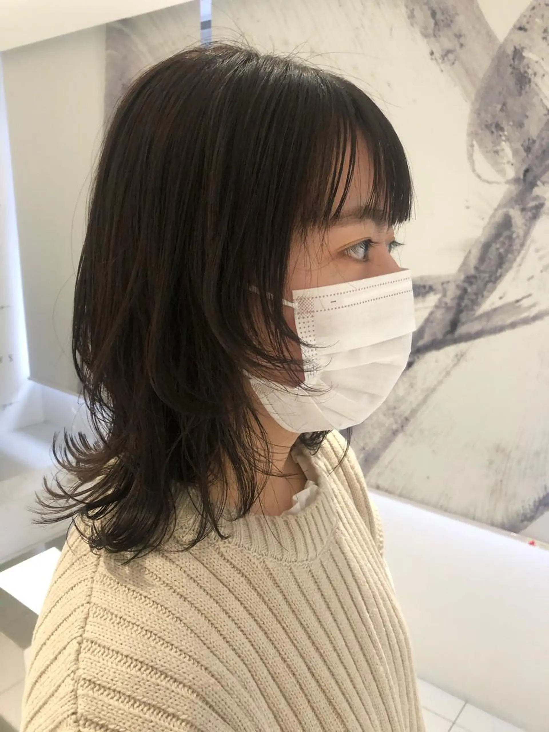 ミディアム カラー ウルフカット 古屋 花織のヘアスタイル