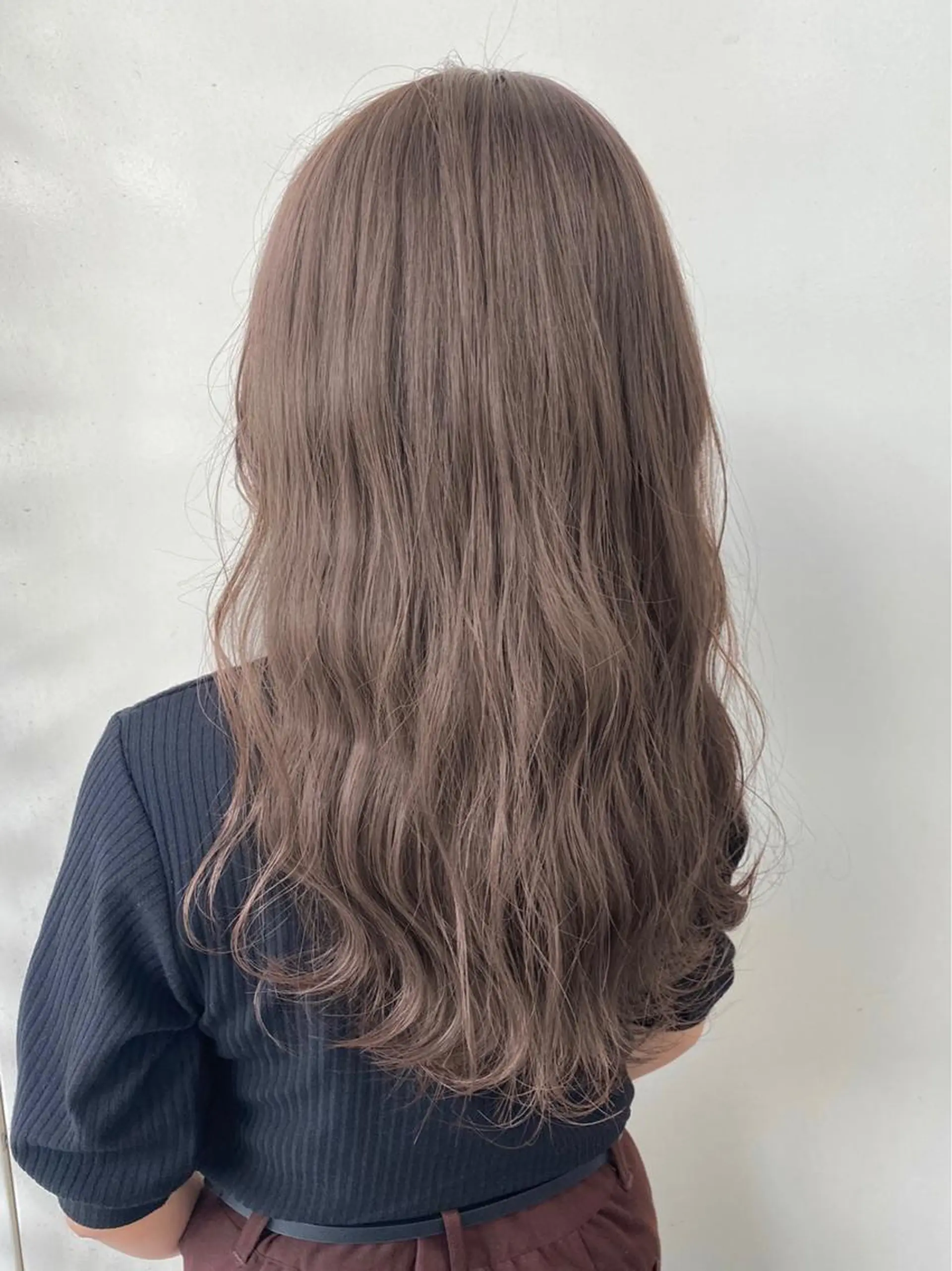 ロング カラー ANNA /艶髪/ハイトーンのヘアスタイル