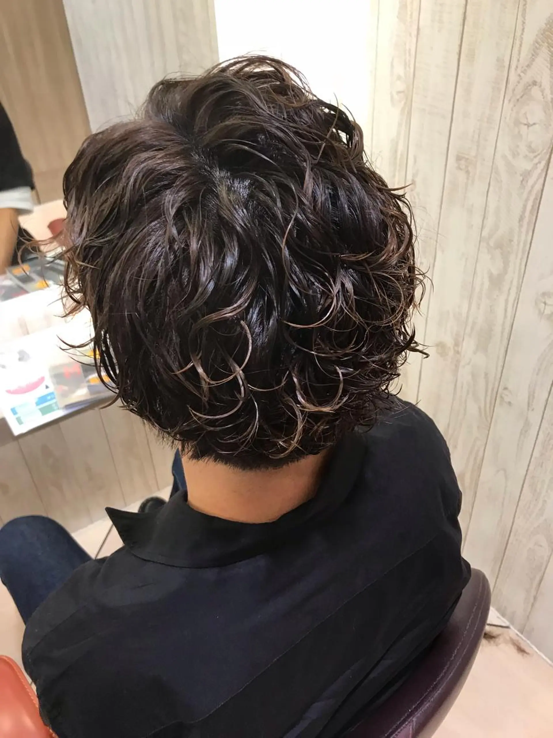 ショート パーマ メンズ オールバック メンズパーマ Lamp所属・ショート／透明感 カラー加治竜汰💡のヘアスタイル
