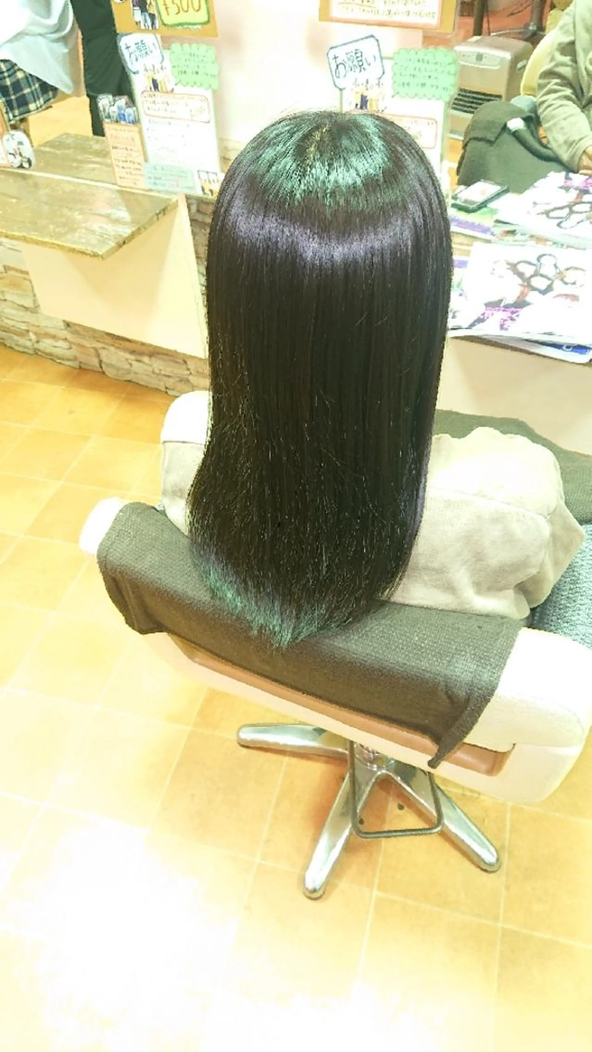 セミロング カラー 黒髪 ナチュラルブラック LINK所属・山口 彩海のヘアスタイル