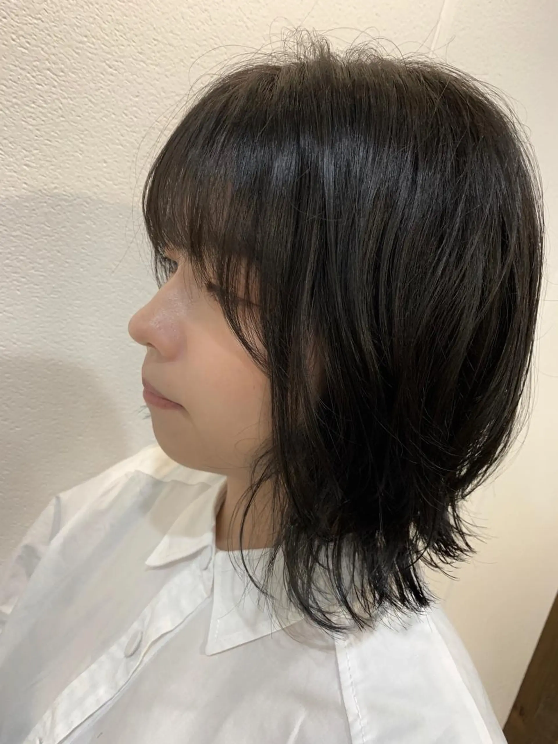 ショート カラー 黒髪 ブルーカラー ブルーブラック Lolonois梅田 /Okazaki:)のヘアスタイル