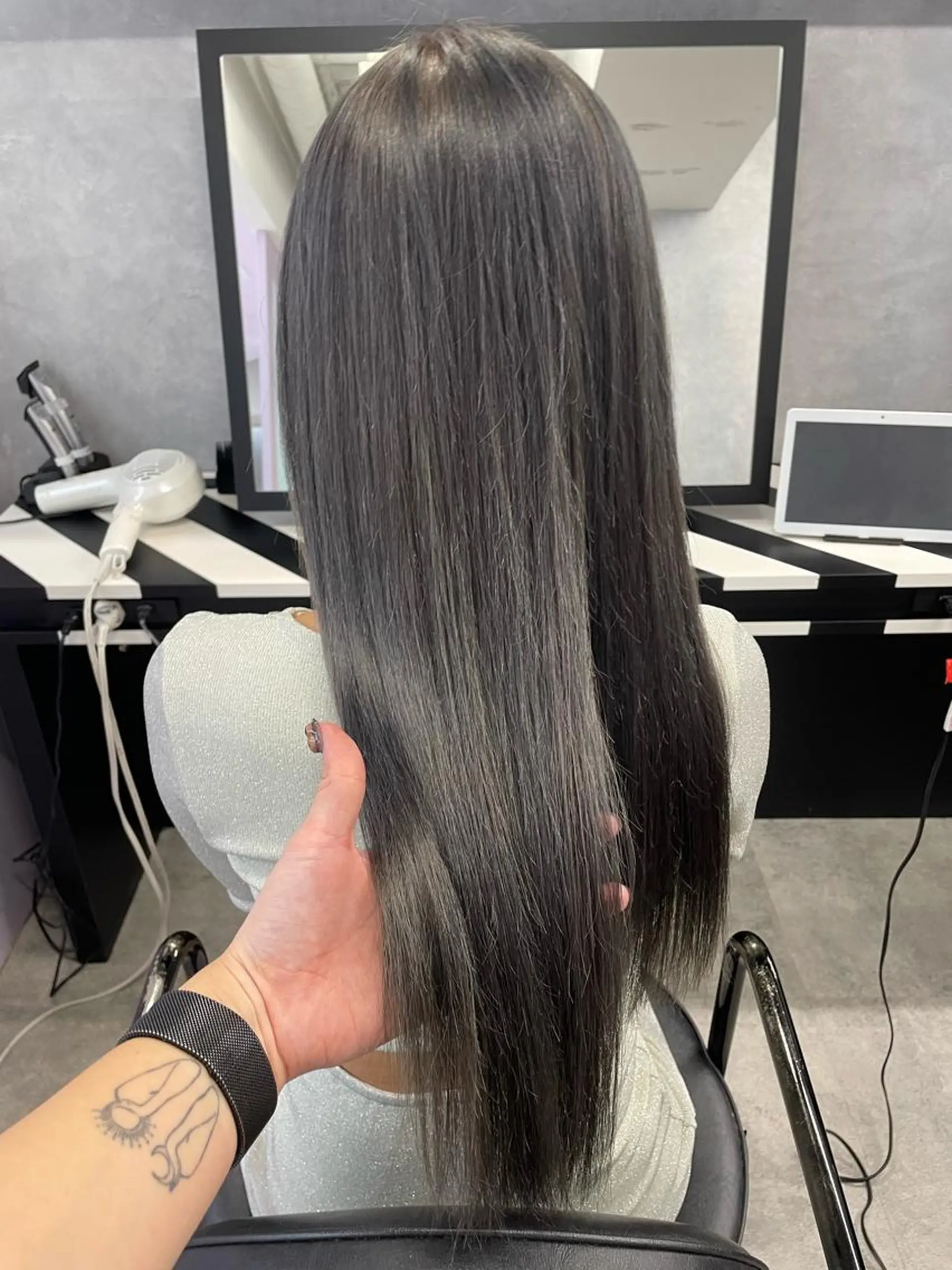 ロング Cielro【 シェイロ 】所属・Cielro/ダブル カラー/西田咲希のヘアスタイル