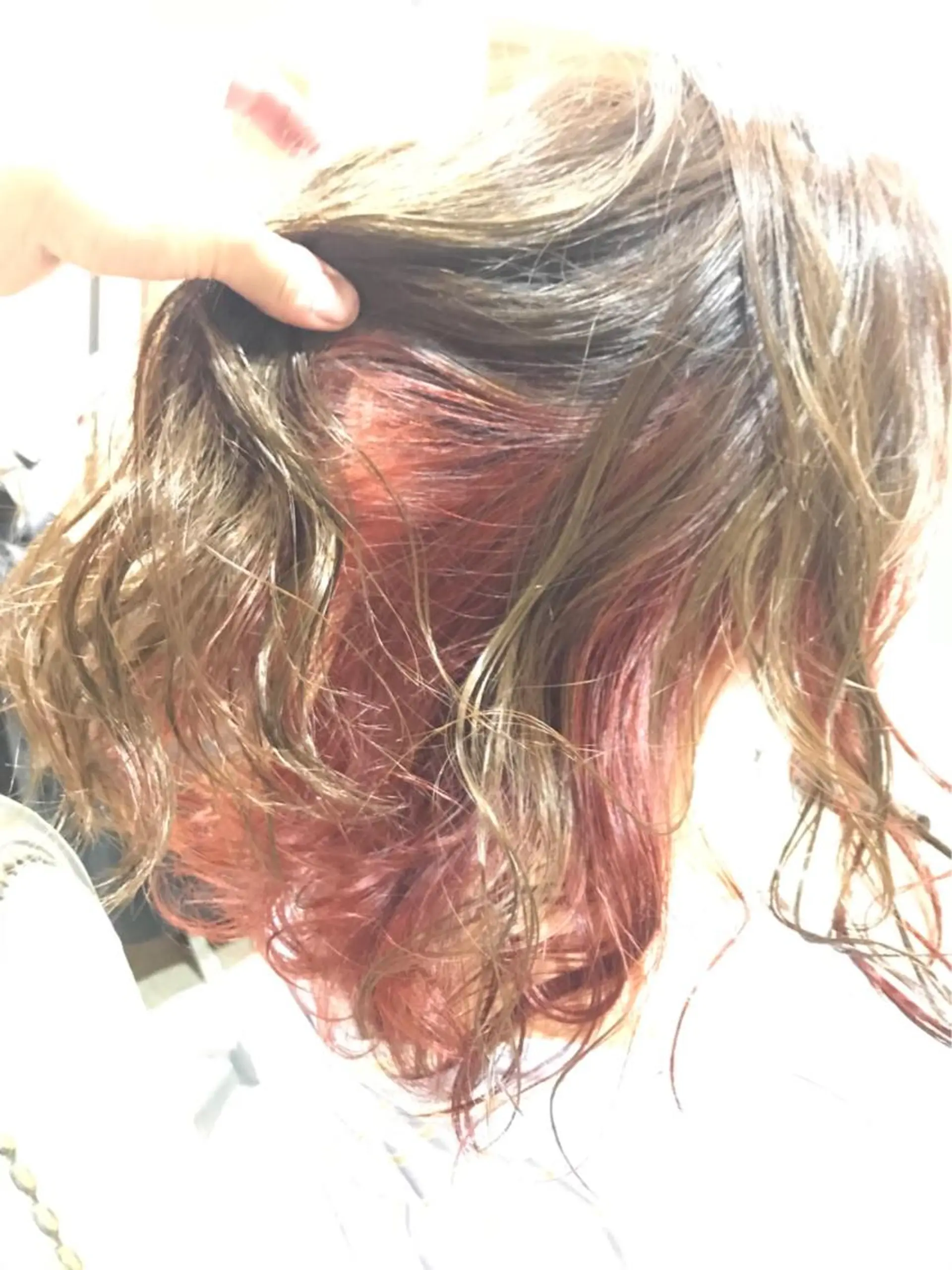 ロング カラー 透明感カラー レッドカラー 山口 竣也のヘアスタイル