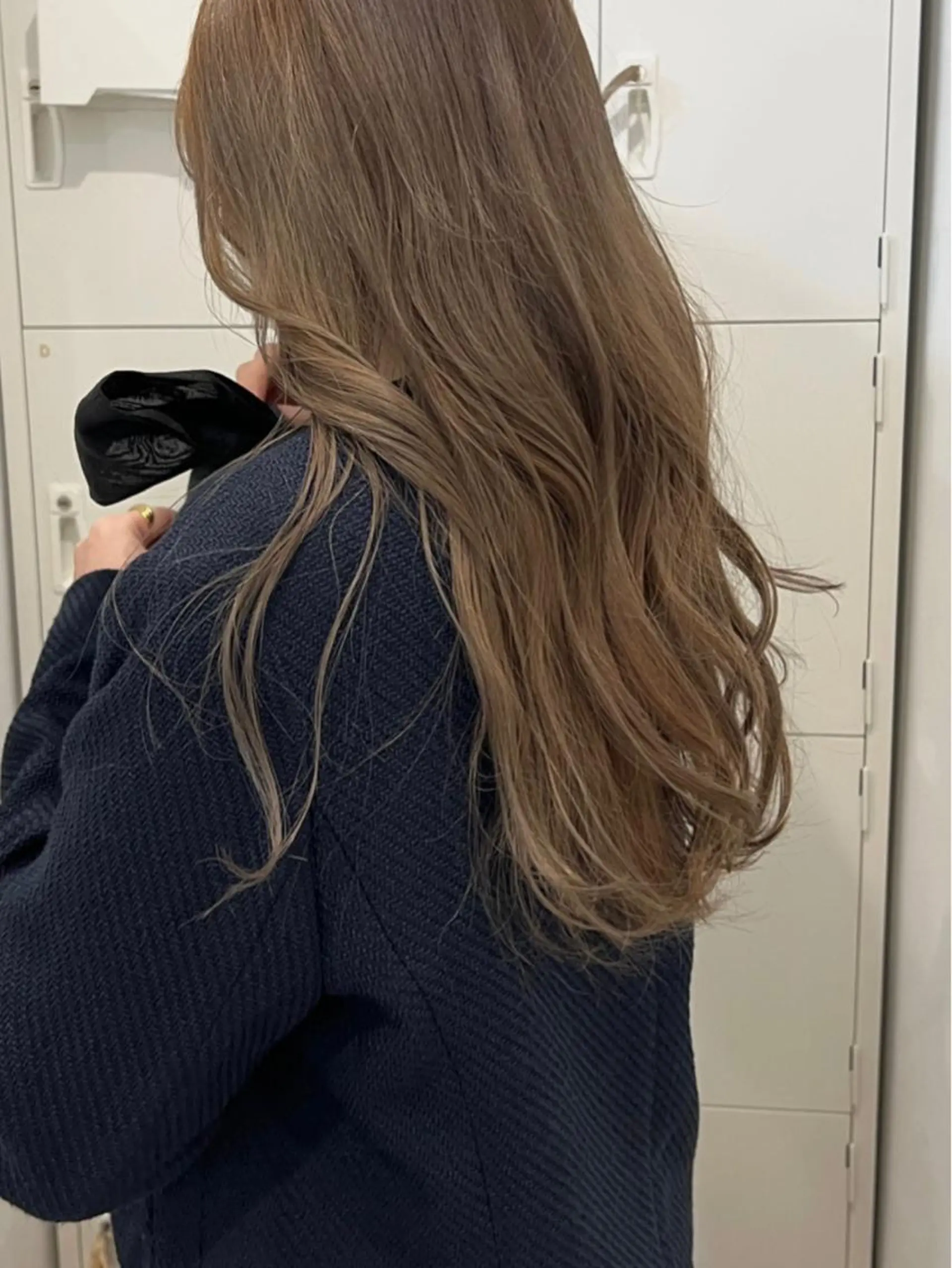 カラー ベージュカラー グレージュ ハイトーンカラー ハイトーンベージュ ミルクティーベージュ kakeru トレンドヘアのヘアスタイル