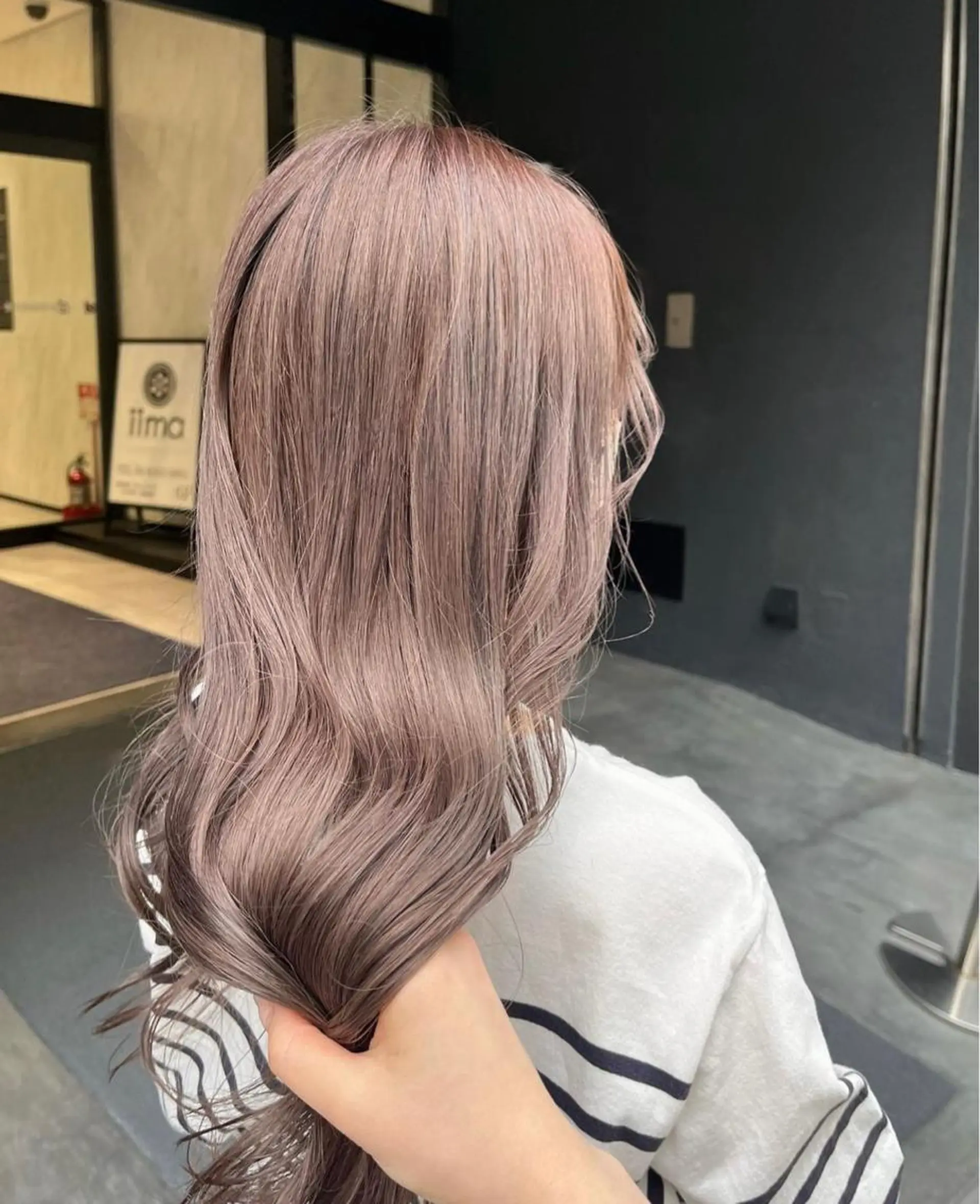 ロング ヘアカラー Neale. ナナカのヘアスタイル