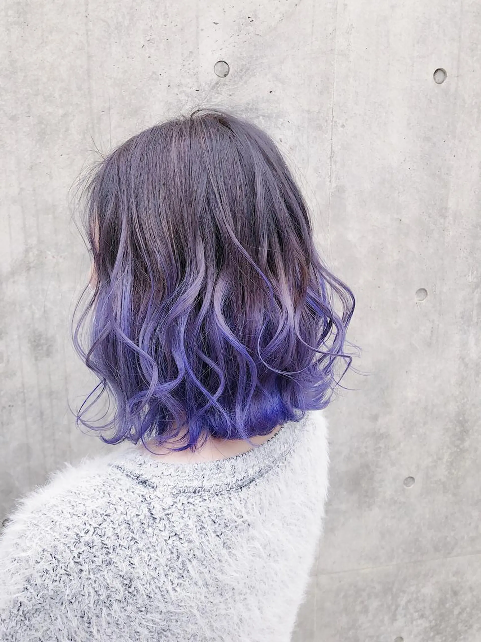 ミディアム カラー ヘアアレンジ メンズ キッズ ブルーカラー ブルーラベンダー ラベンダーカラー ヘアカラー トリートメント 💟Chloe原宿店 🩶ハイトーンのヘアスタイル