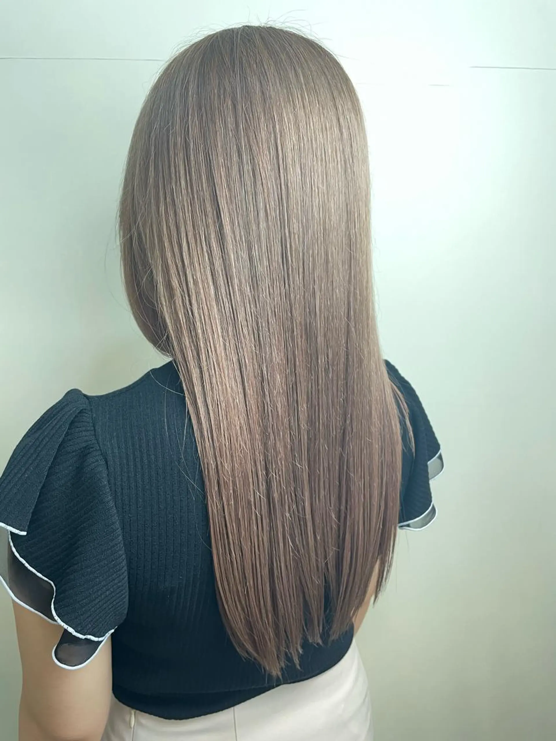 カラー バレイヤージュ ブリーチ ケアブリーチ ダブルカラー イヤリングカラー 戸川 紗良のヘアスタイル