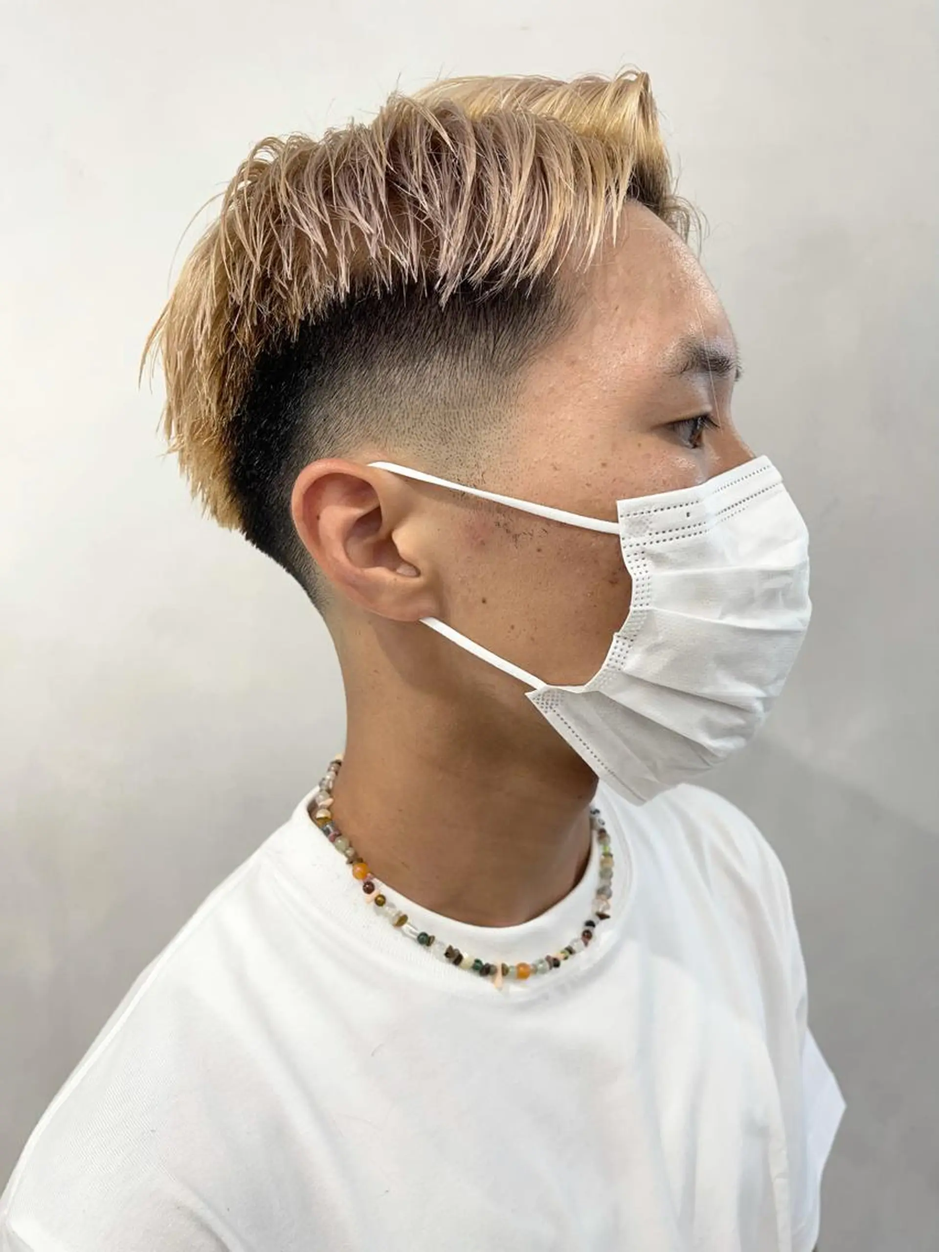 ショート カラー メンズ メンズブリーチ フェードカット ブリーチ ヘアカラー トリートメント 🦋レイヤーカット ミドリカワ🦋のヘアスタイル