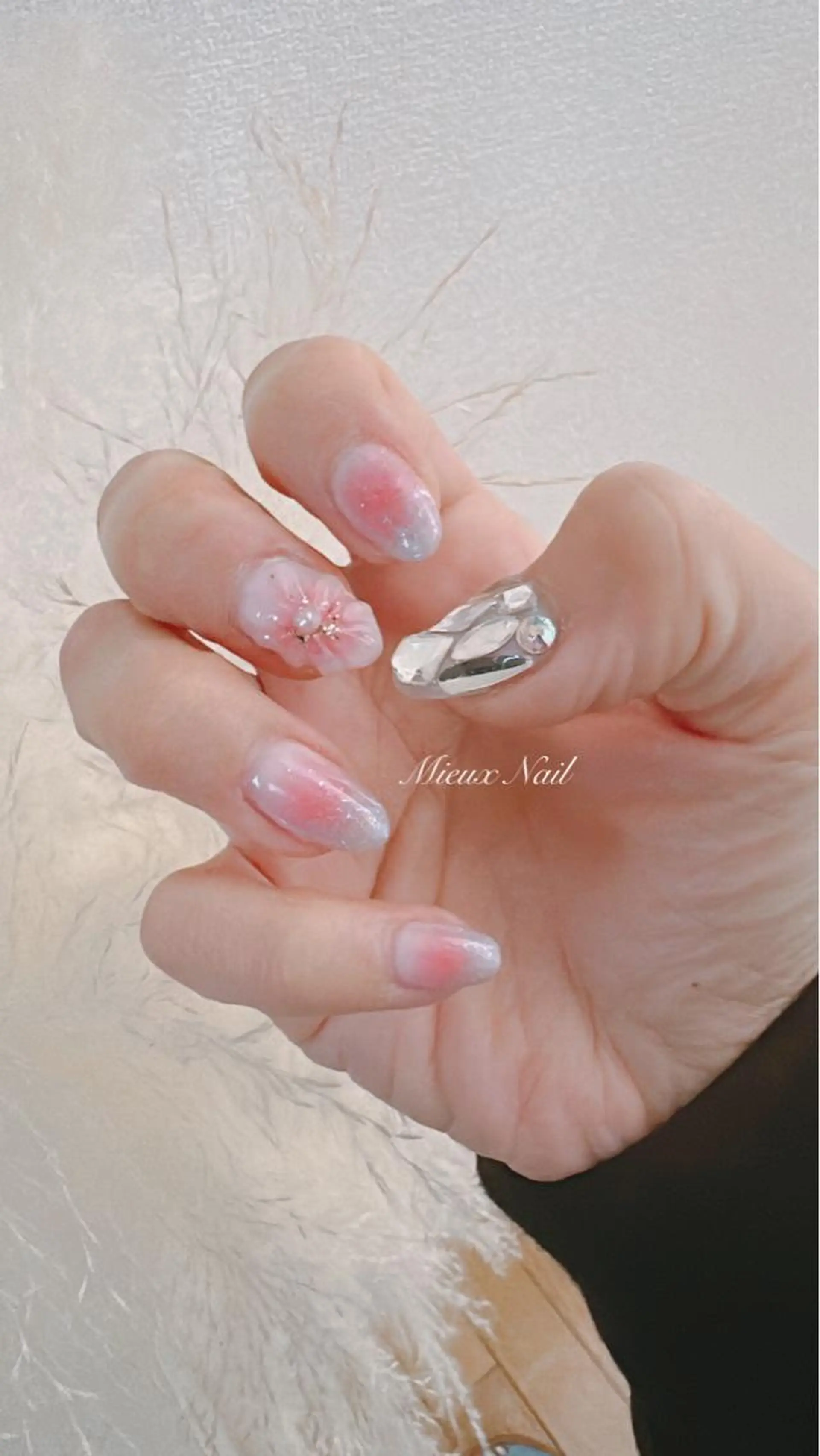 ネイル ブルー チークネイル フラワーネイル ぷっくりネイル 春ネイル 市川 麻衣子のネイルデザイン