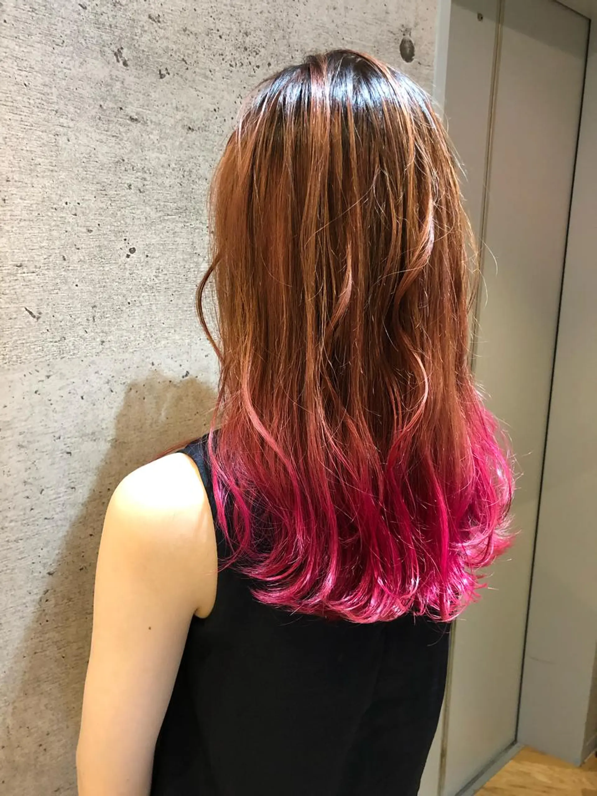 カラー グラデーションカラー ピンクカラー カット ヘアカラー トリートメント 久保 敏之のヘアスタイル