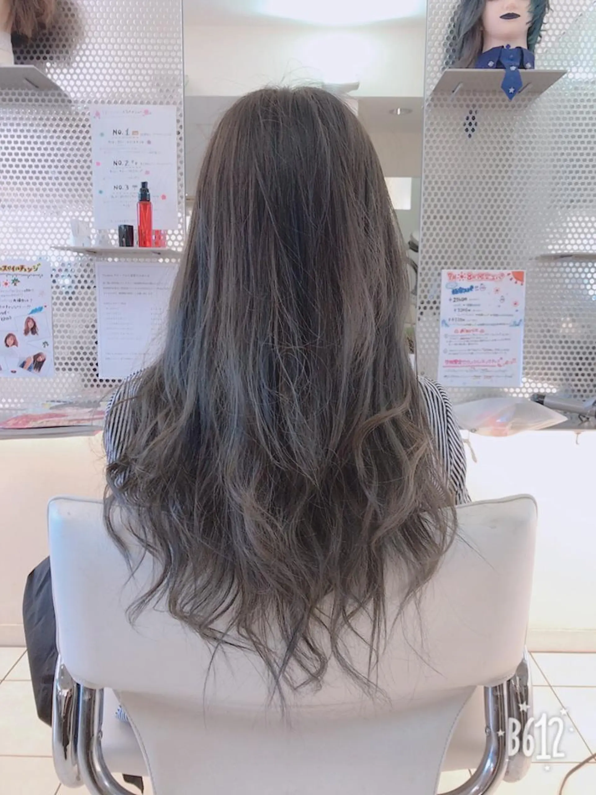 ロング カラー アッシュ バレイヤージュ シルバー レイヤーカット 相武台ショート特化 💐川崎希💐のヘアスタイル