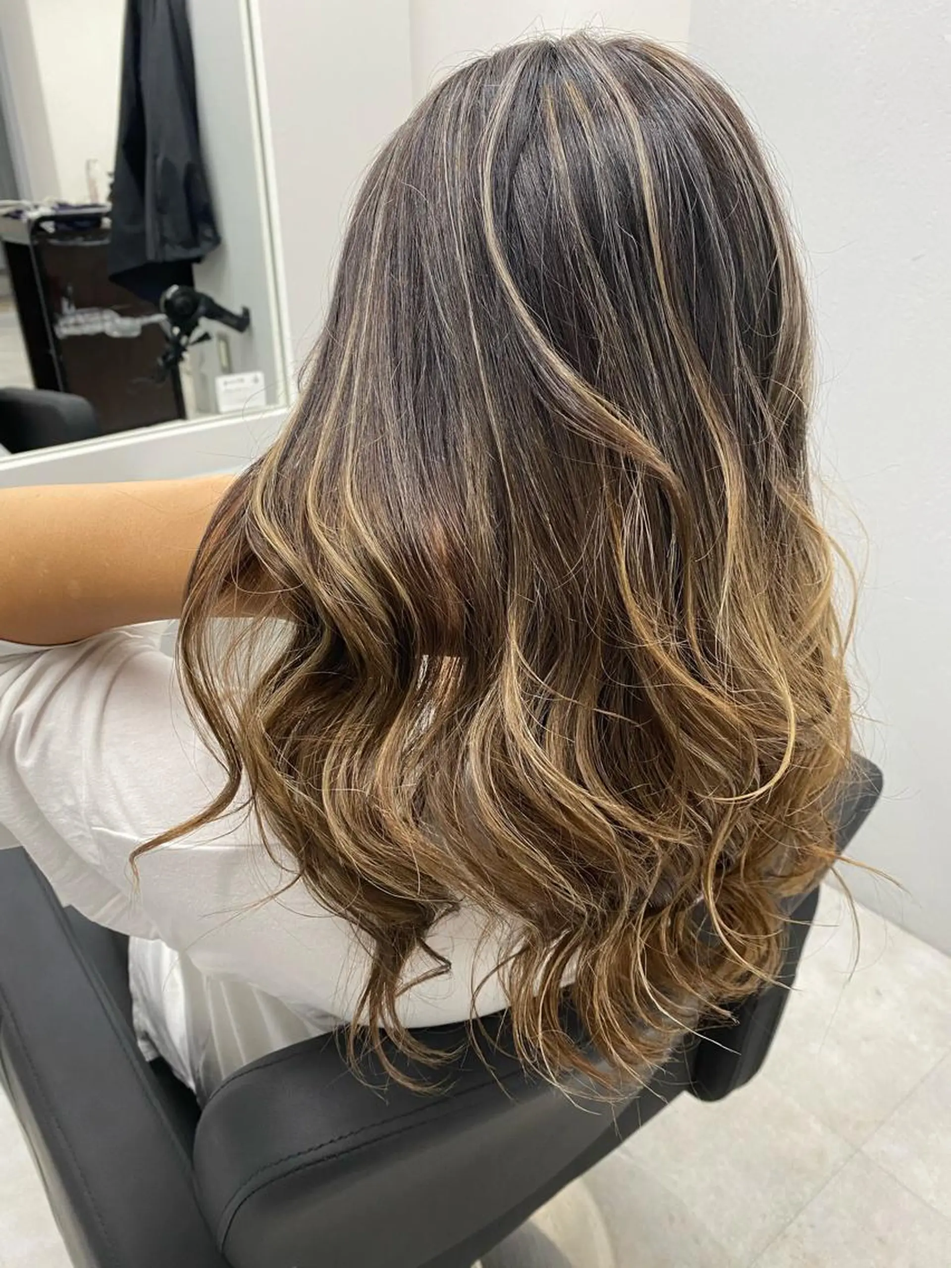 ロング カット ヘアカラー トリートメント ミルクティーカラー 🌈店長クボのヘアスタイル