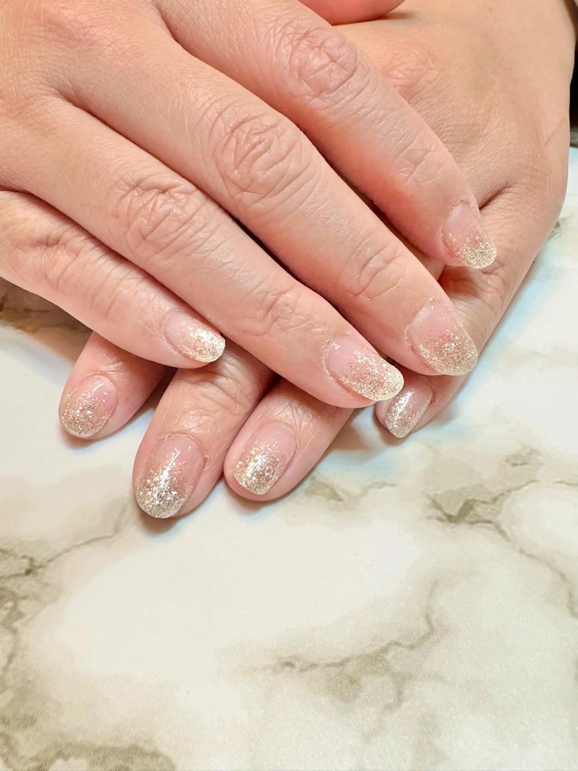 ネイル グラデーション ラメ(グリッター) ラメグラデーション シルバー Nailsalon yuuchiのネイルデザイン