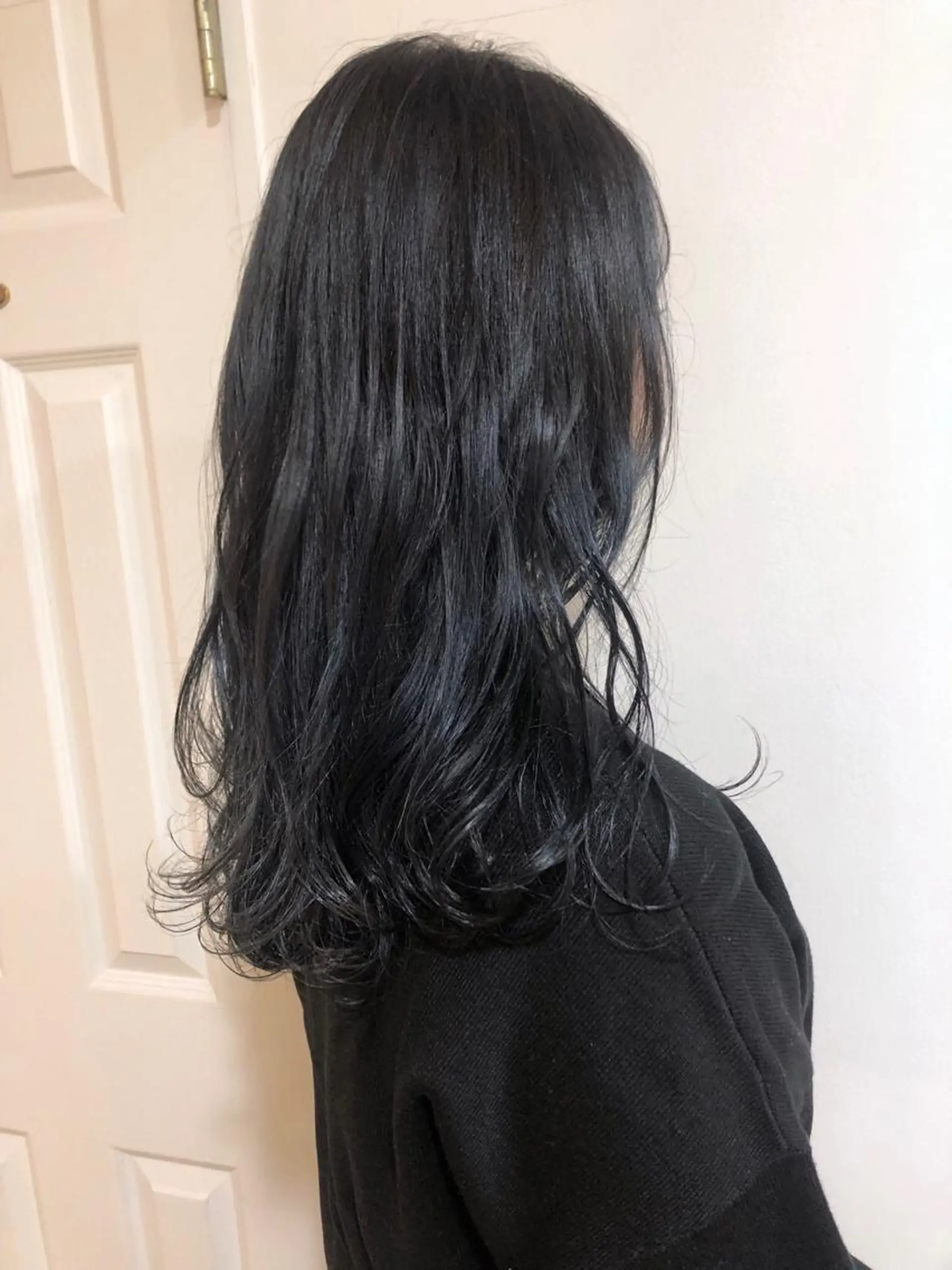 ロング カラー ヘアカラー トリートメント MIOベージュカラー 柔らかいカラーのヘアスタイル