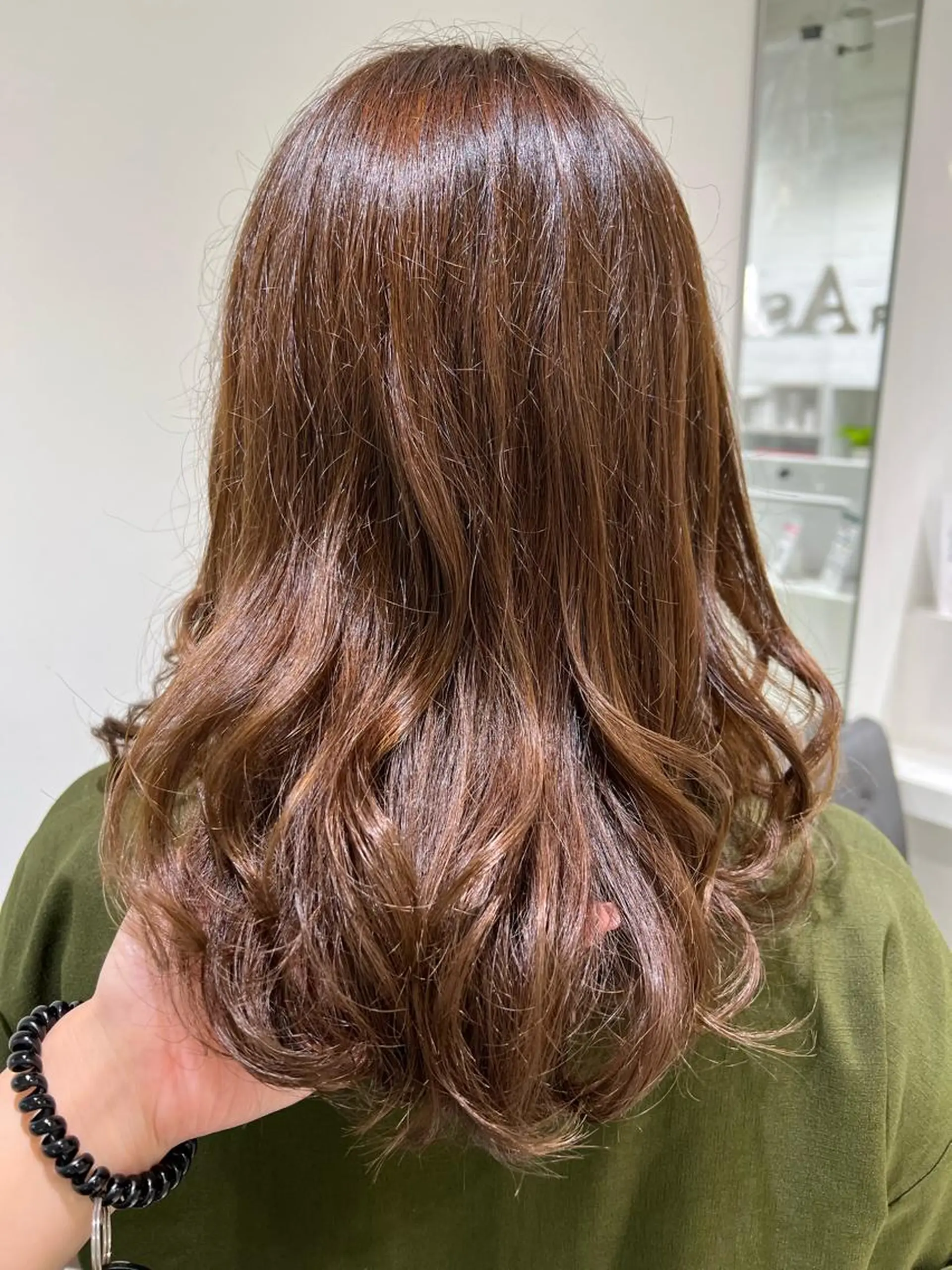 セミロング カラー ベージュカラー 透明感カラー オリーブベージュ カット ヘアカラー トリートメント 【暖色カラー特化】 中山由梨のヘアスタイル