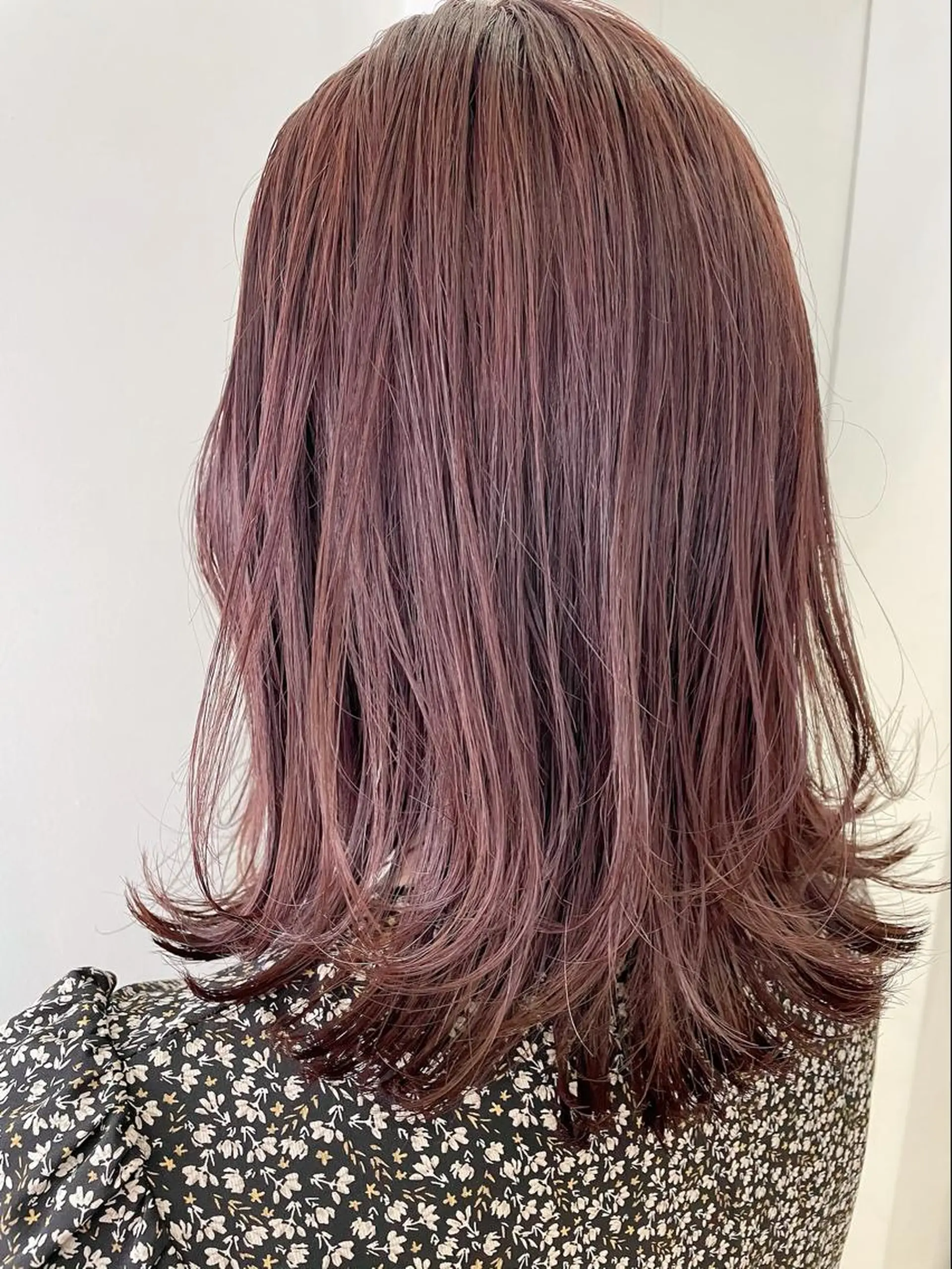 セミロング yurika☁️ 似合わせ｜レイヤーのヘアスタイル