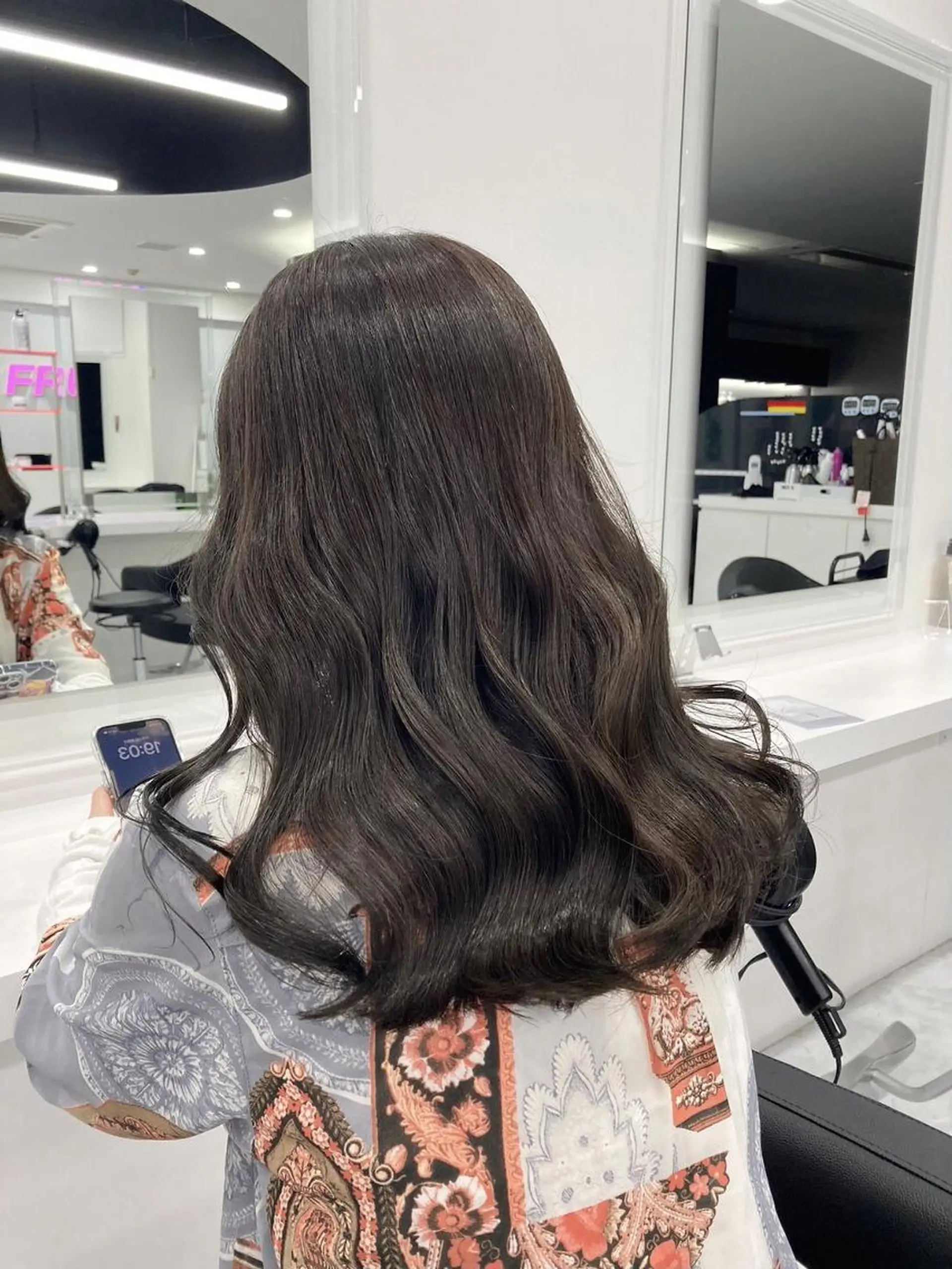 ロング ヘアカラー トリートメント オリーブカラー🫒 レイヤーカット✂︎のヘアスタイル