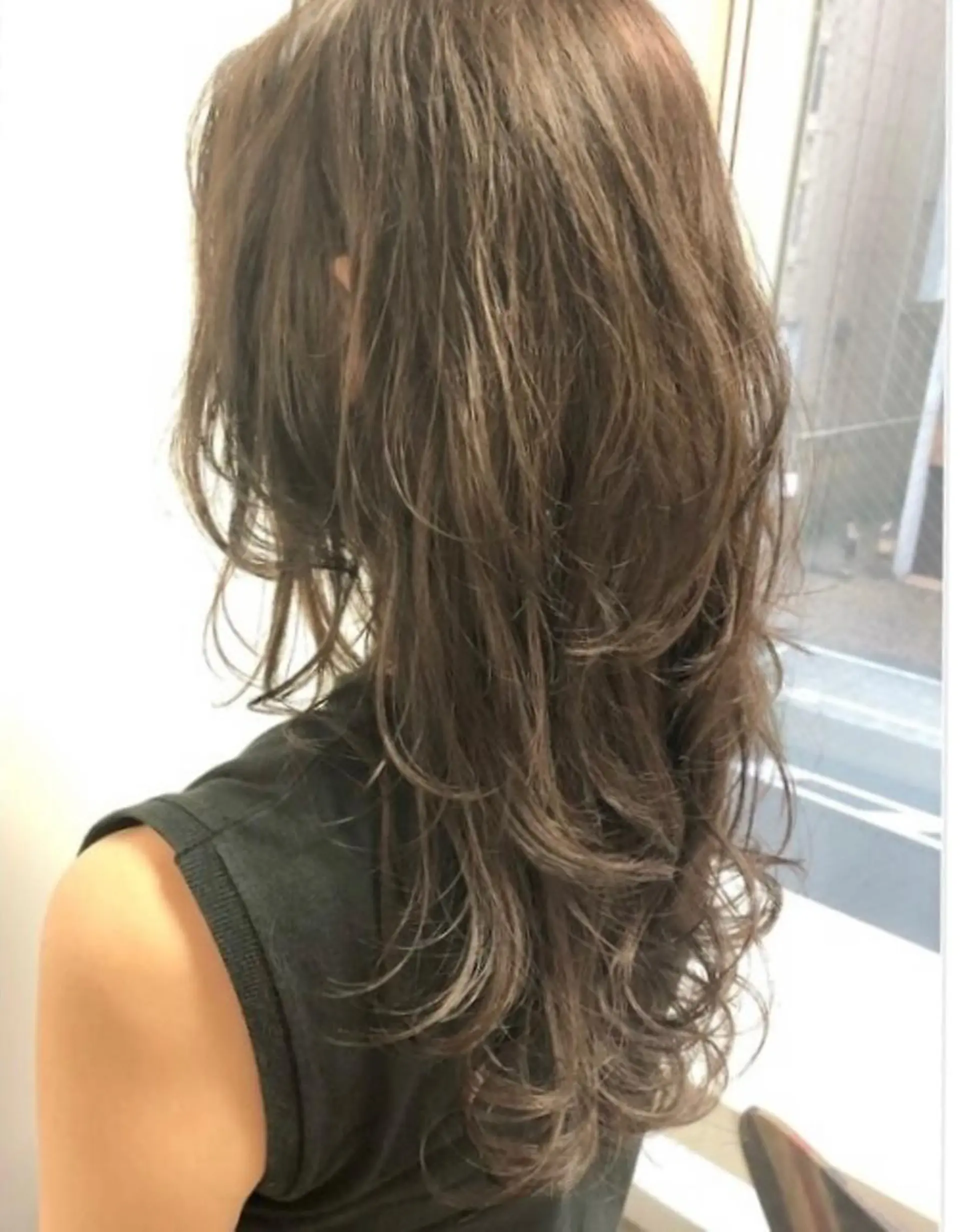 ロング カラー グレージュ ハイレイヤー レイヤーカット KAEDE【似合わせ 垢抜けヘア】のヘアスタイル