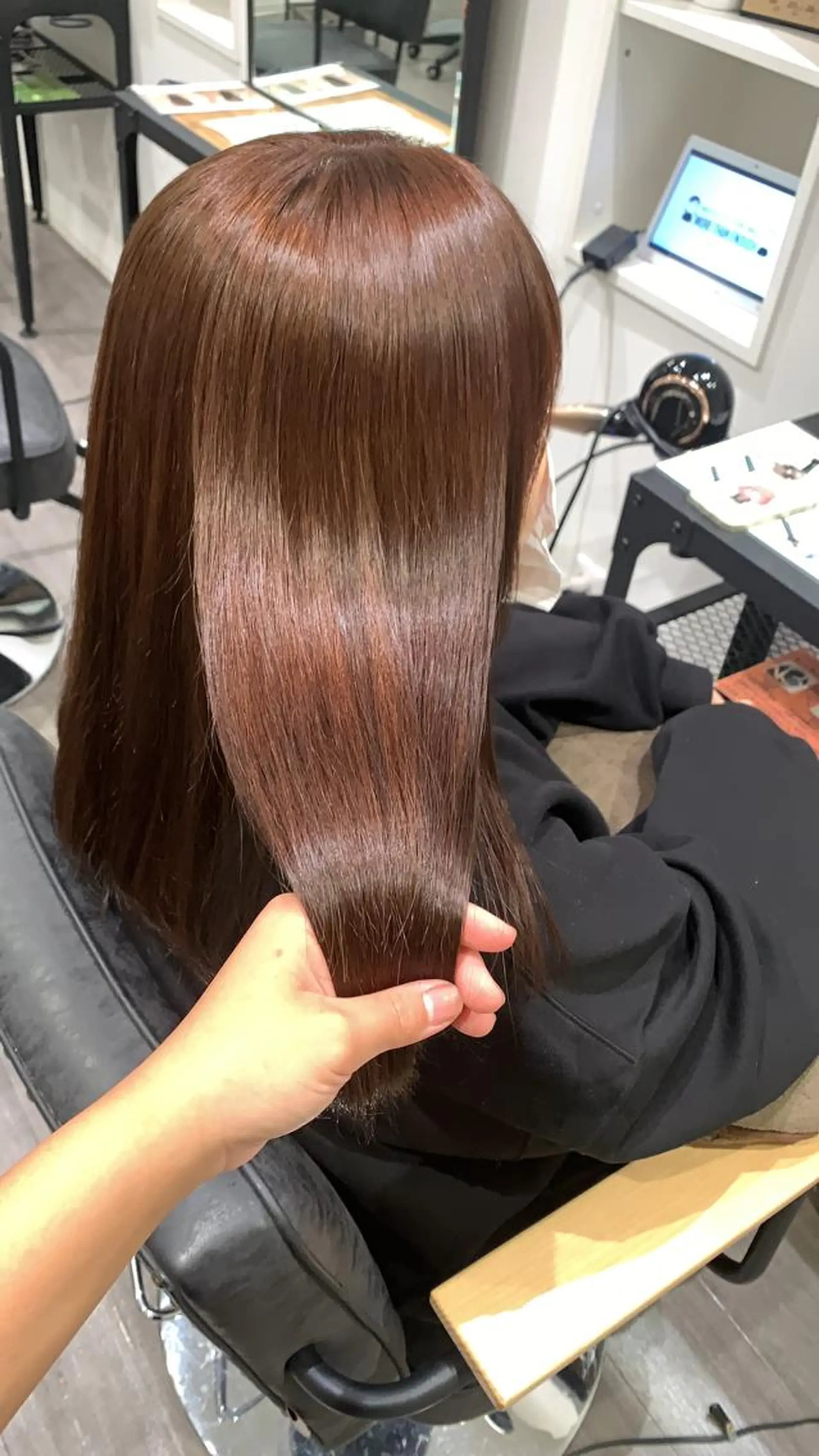 セミロング カラー 片平 帆香のヘアスタイル