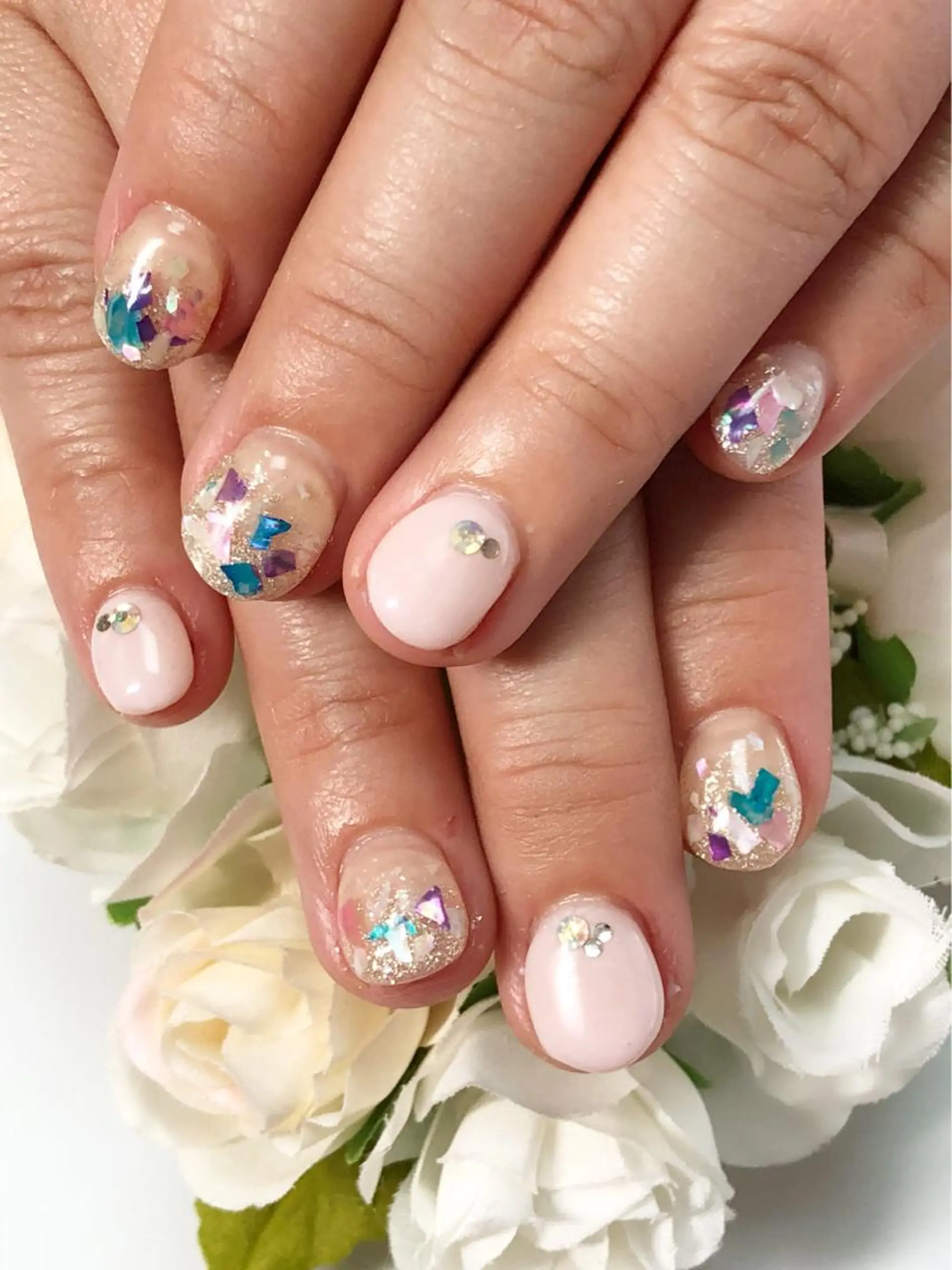 ミディアム カラー ネイル ブルーカラー パープルカラー ブルー キラキラネイル パープル ハンドネイル CITRAtotal beautyのネイルデザイン