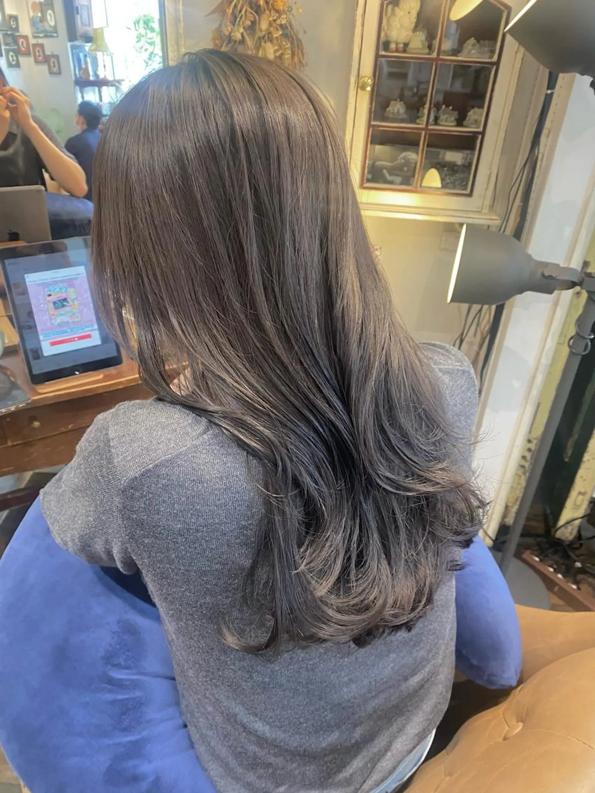 セミロング カット ヘアカラー トリートメント ヤスザトアヤノ ／レイヤー／オリーブのヘアスタイル
