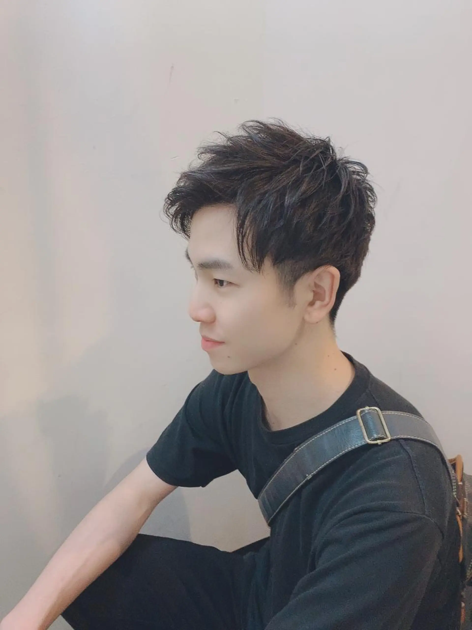 ミディアム 岡崎 海人のヘアスタイル