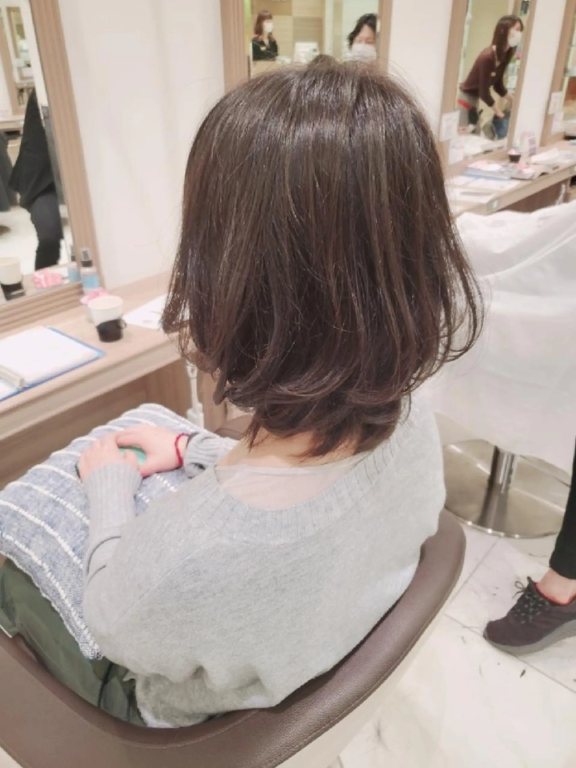 ミディアム カラー グレージュ イルミナカラー 中村 和貴のヘアスタイル