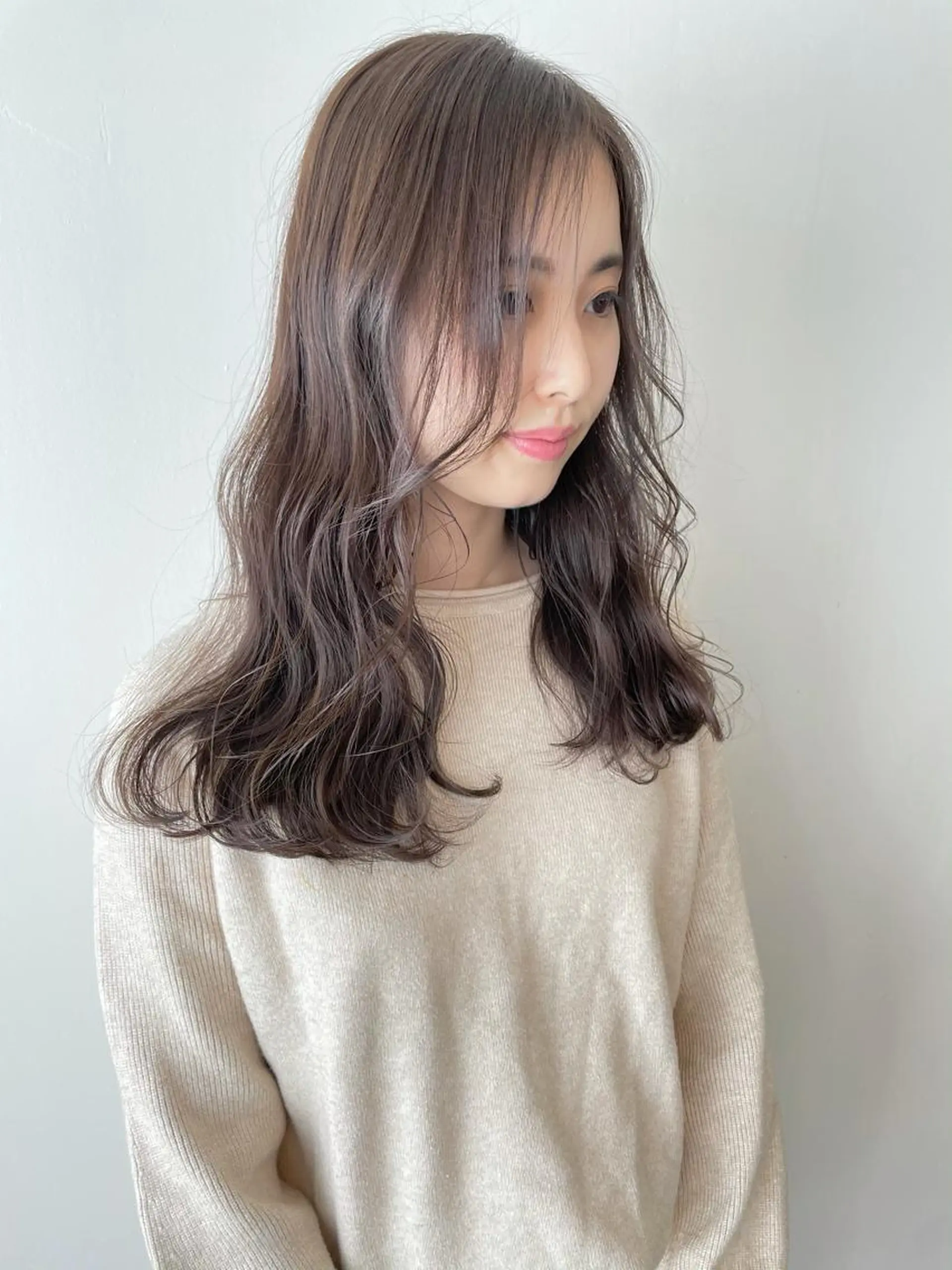 セミロング カラー 安藤 佑衣のヘアスタイル