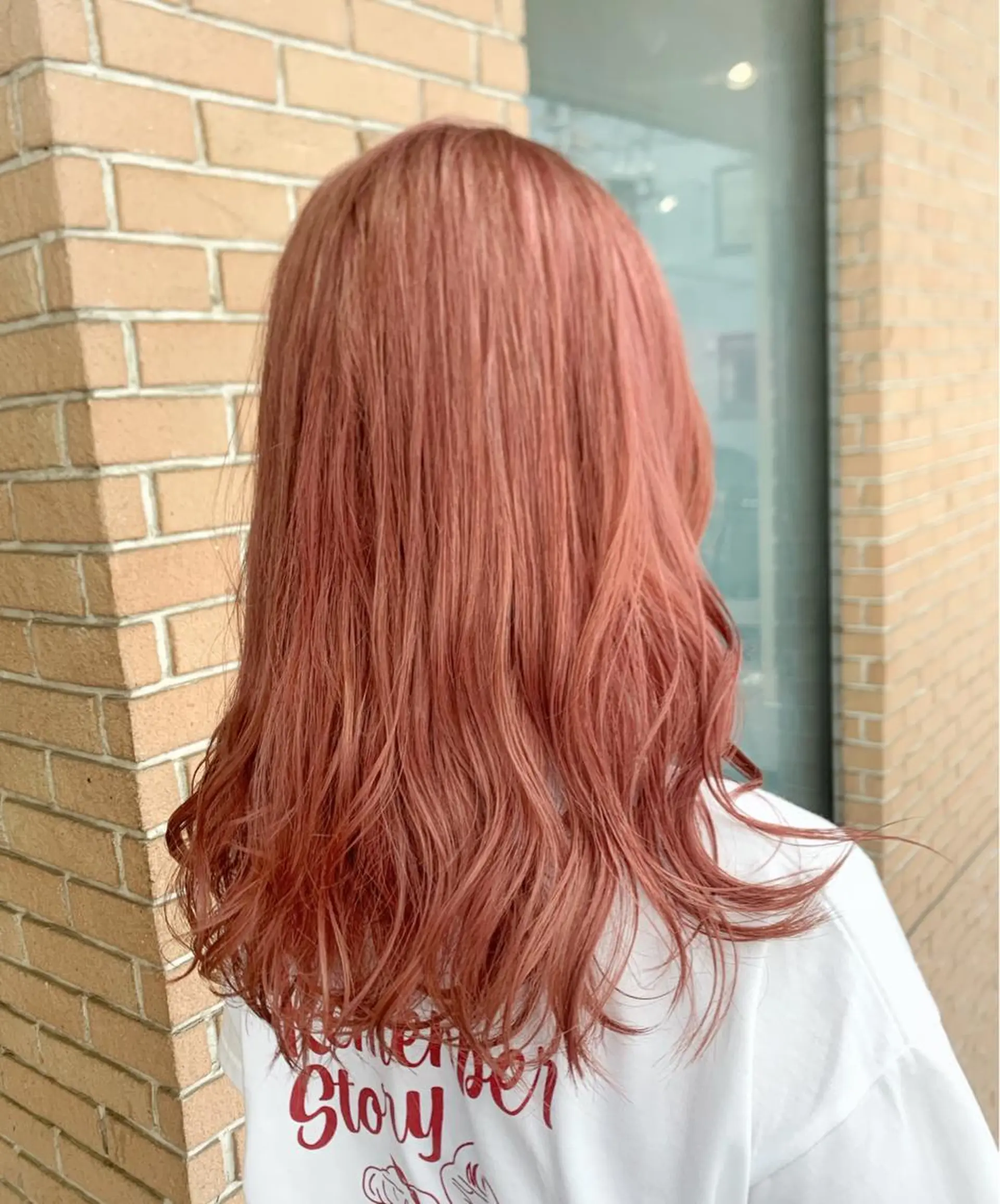 セミロング カラー ヘアアレンジ ブリーチ ヘアカラー ピンクカラー🩷 ヘアセットＮＯ.1のヘアスタイル