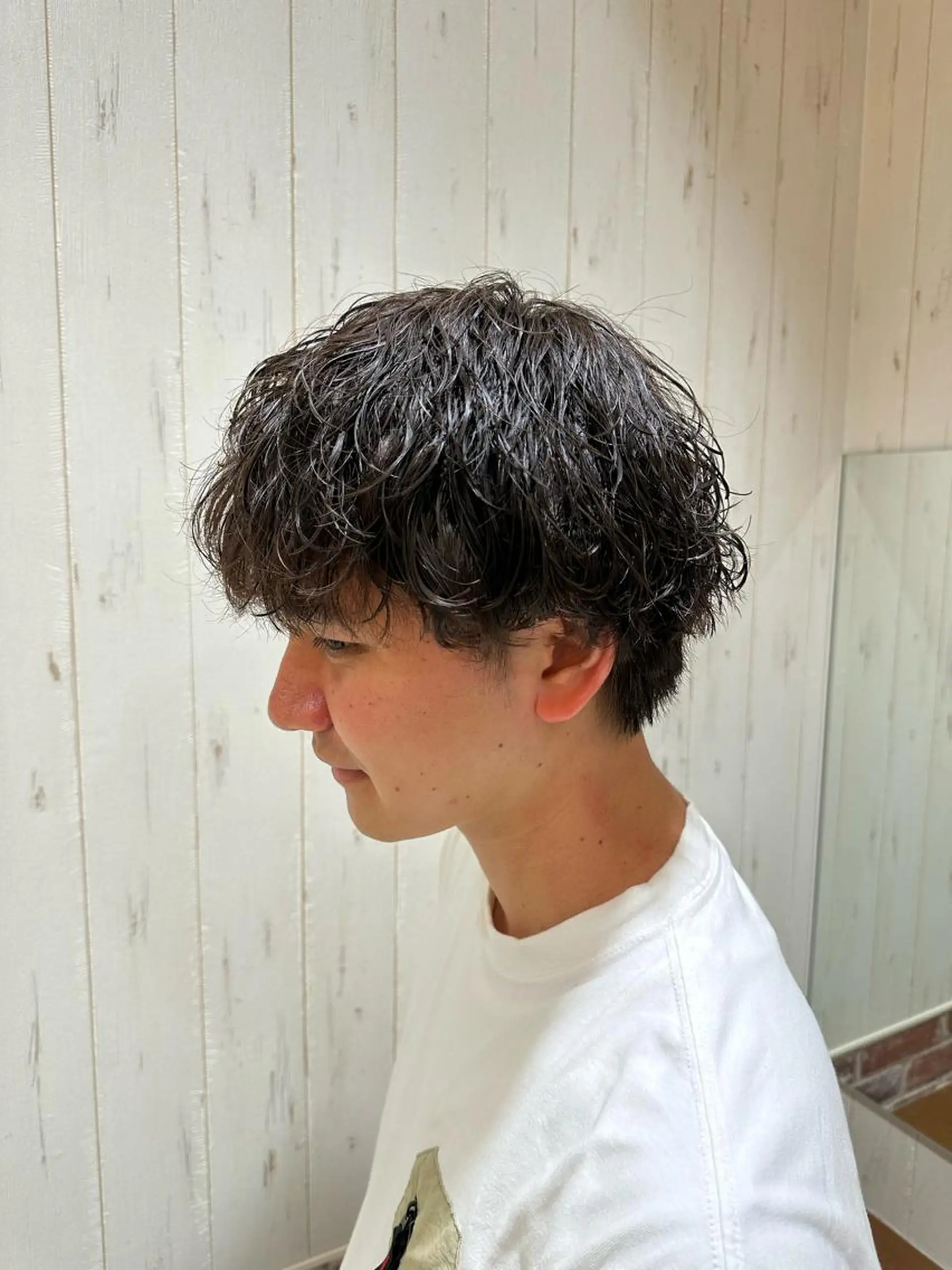 ミディアム パーマ メンズ ミディアムパーマ メンズブリーチ メンズハイライト メンズインナーカラー メンズパーマ パーマ brace立花店所属・中嶋 紘夢のヘアスタイル