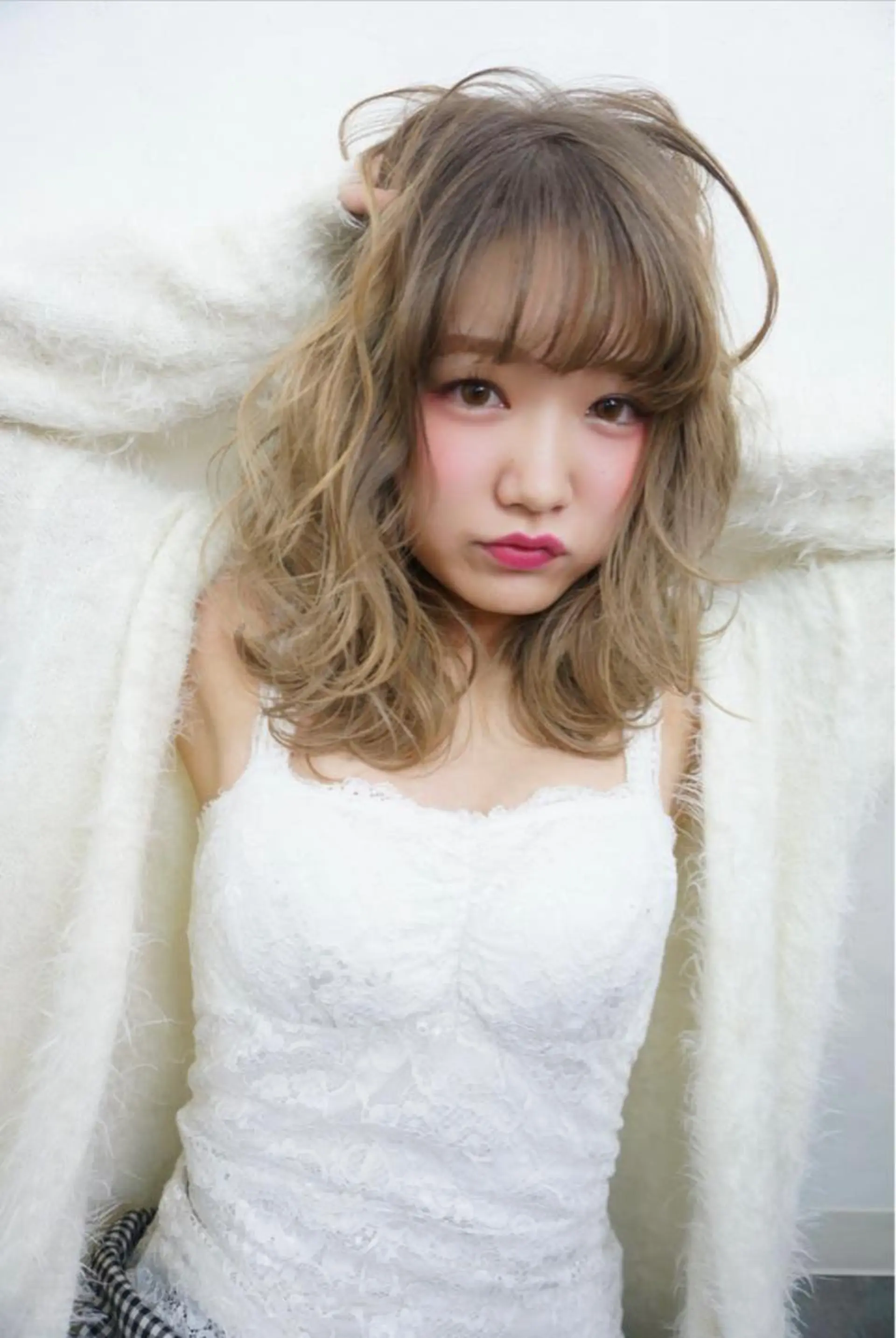 セミロング カラー LUXBE  HAKATA博多バスターミナル店所属・Luxbe hakataのヘアスタイル