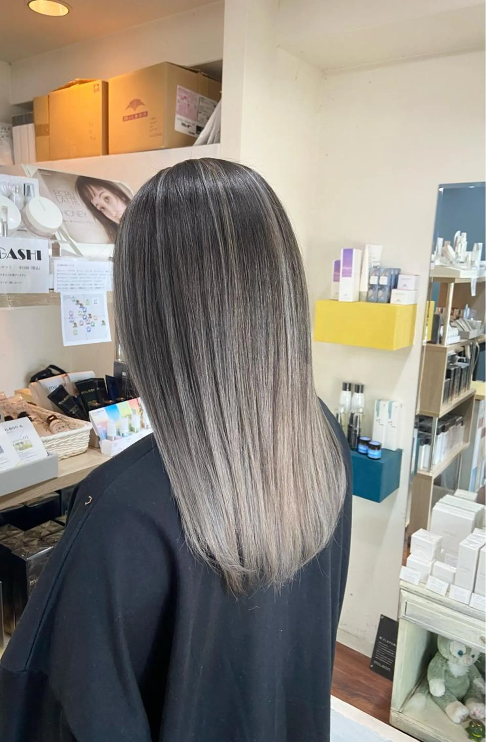 セミロング カラー バレイヤージュ レイヤーカット 伏見稲荷/髪質改善/ ブリーチ/西川奈穂のヘアスタイル