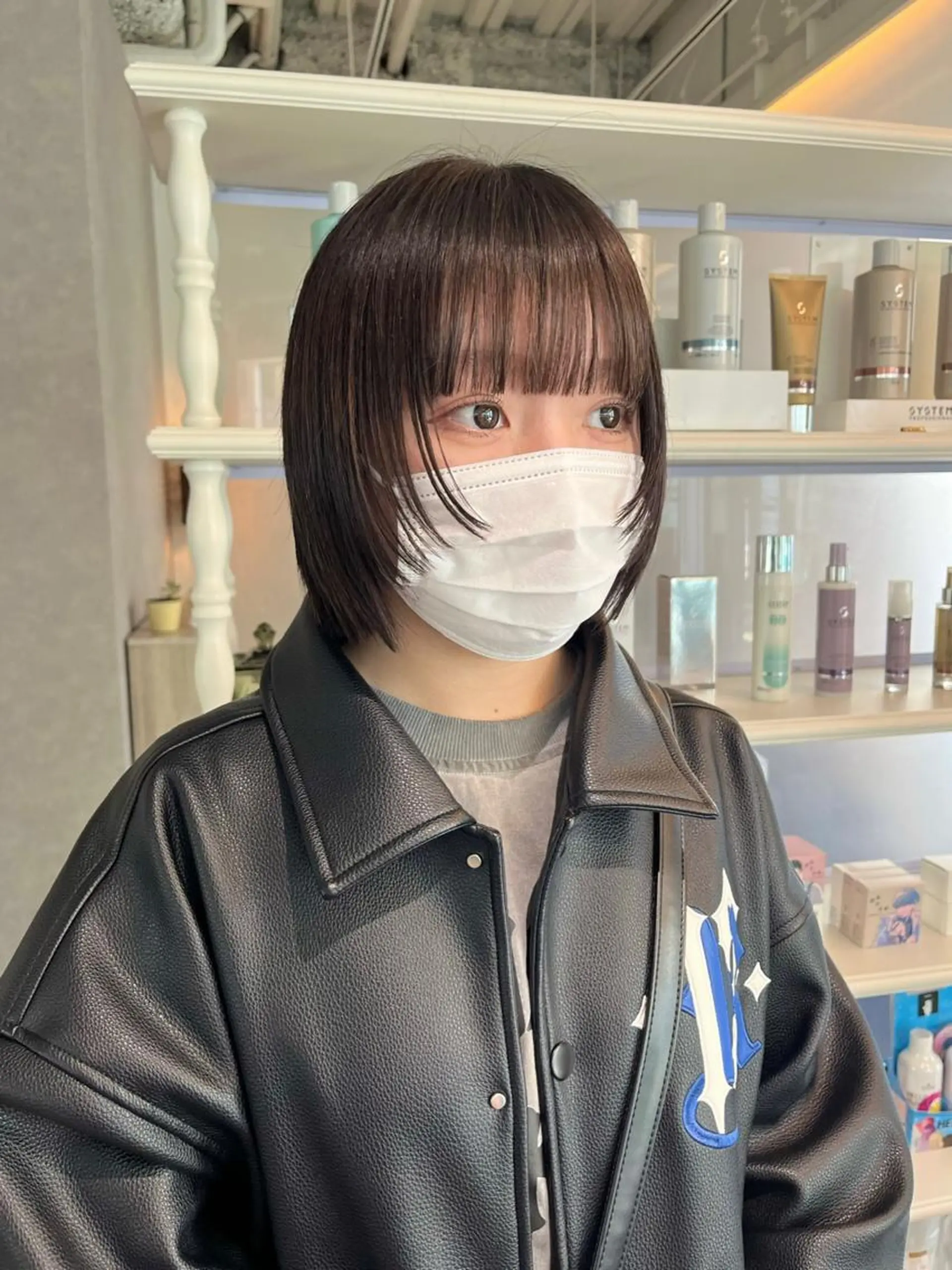 ショート ボブ 顔まわりレイヤー レイヤーカット ウルフカット ウルフボブ カット 桃果 momokaのヘアスタイル