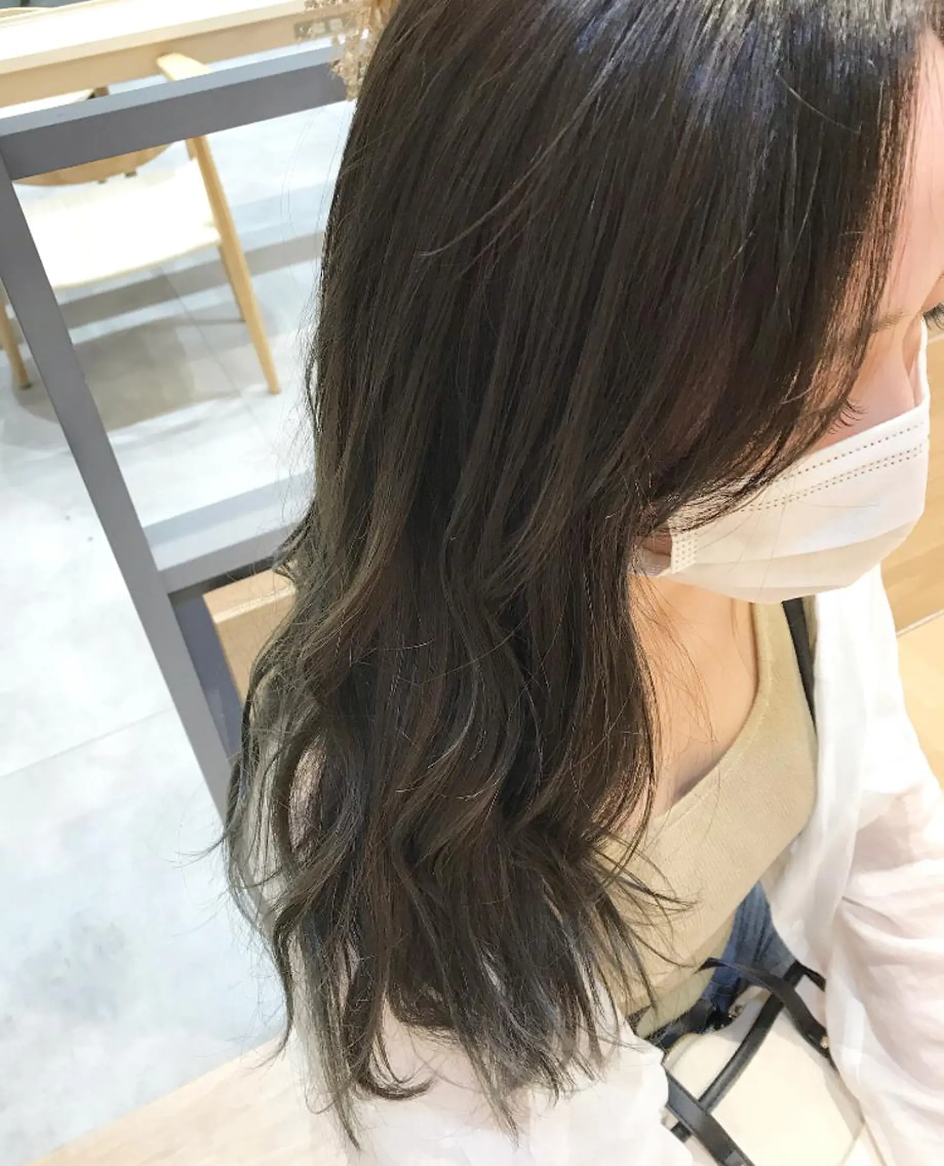 ロング カラー アッシュ 透明感カラー ヘアカラー 河田 海陽のヘアスタイル