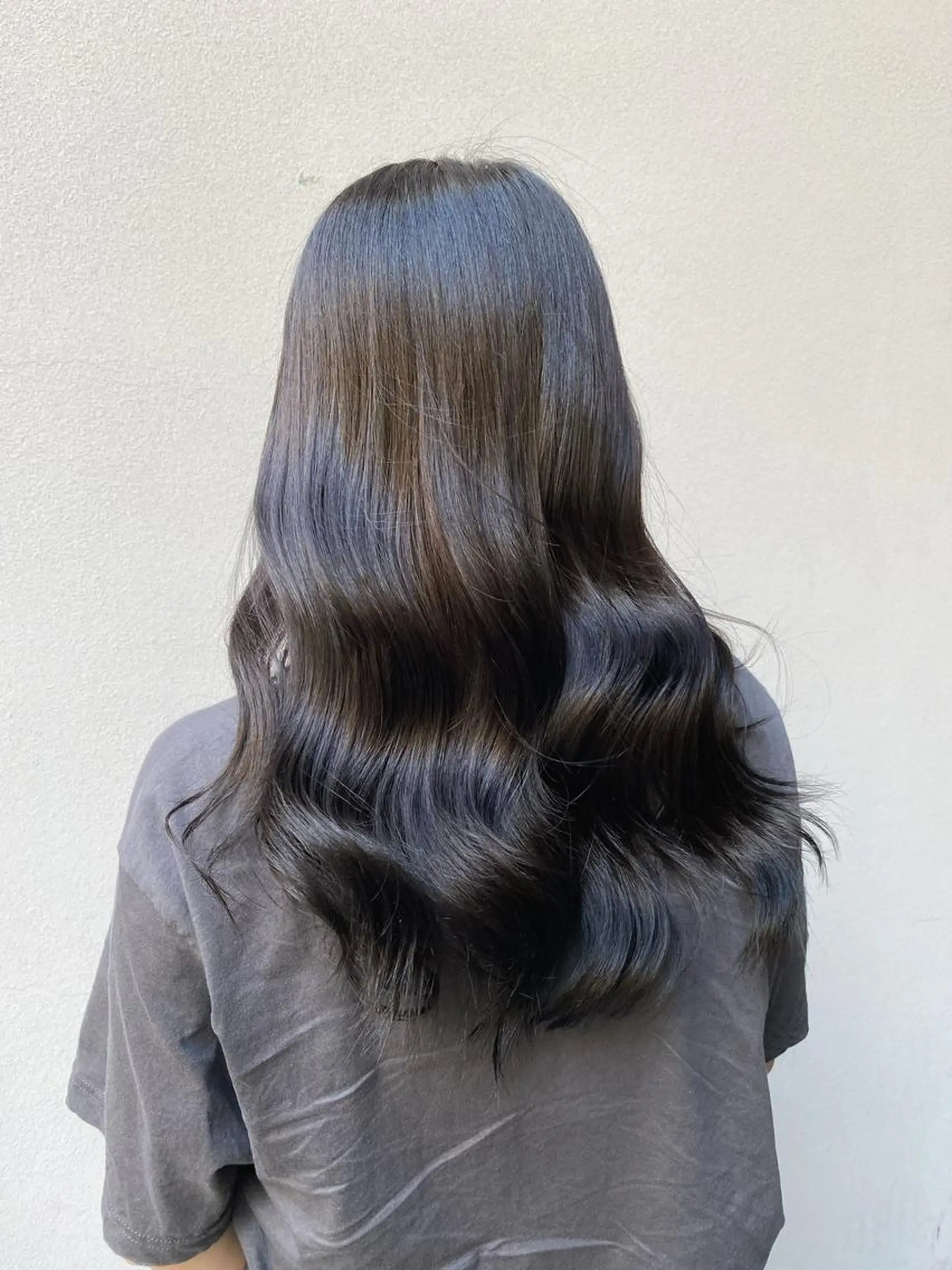 ロング カラー 透明感カラー ダークグレー ヨシンモリ 韓国風ヘア カット ヘアカラー トリートメント ボブ/縮毛矯正/ レイヤー/塚田のヘアスタイル