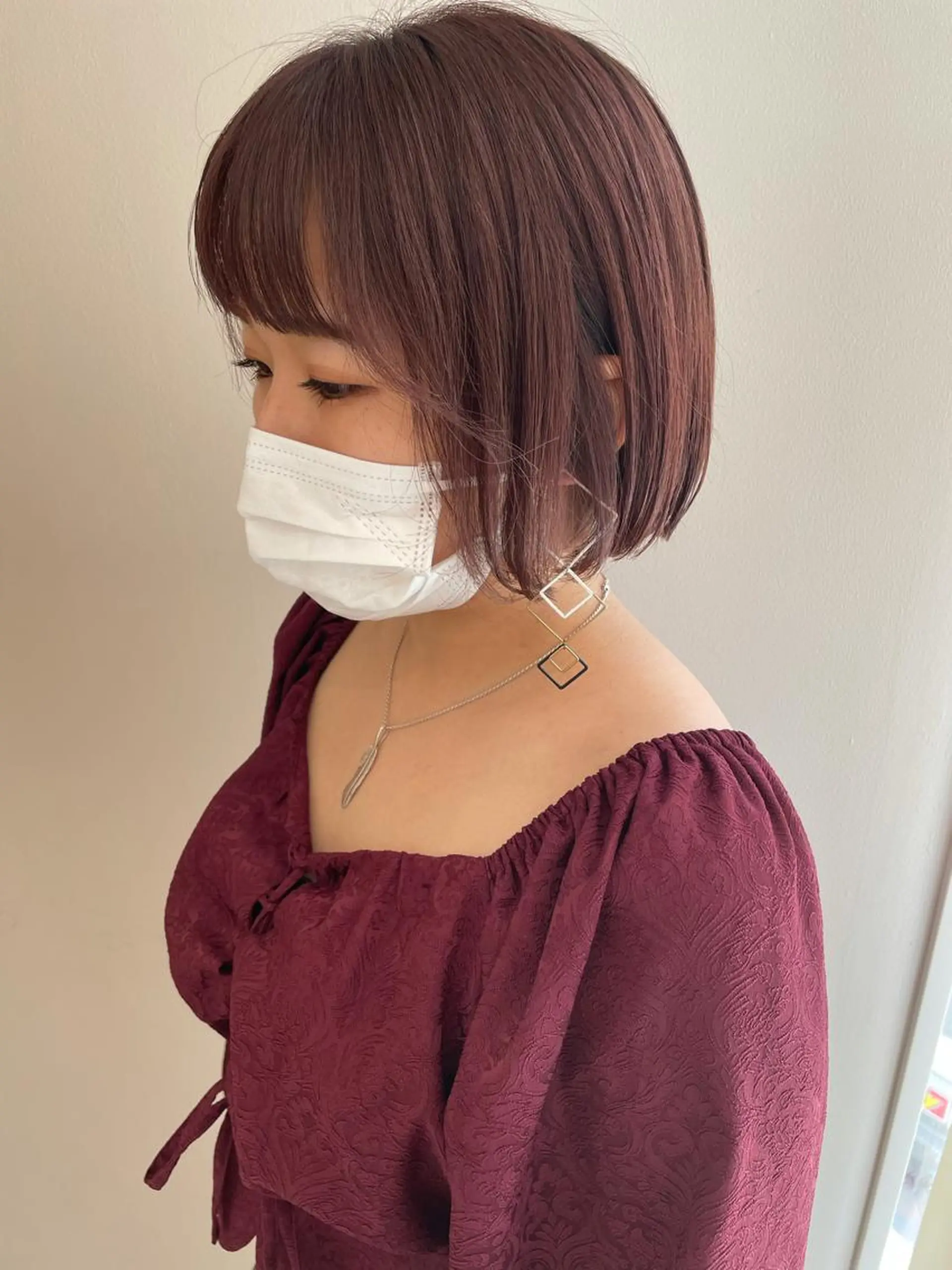 ショート カラー ヘアカラー トリートメント 顔まわりカット✄ ベージュカラー🧸のヘアスタイル