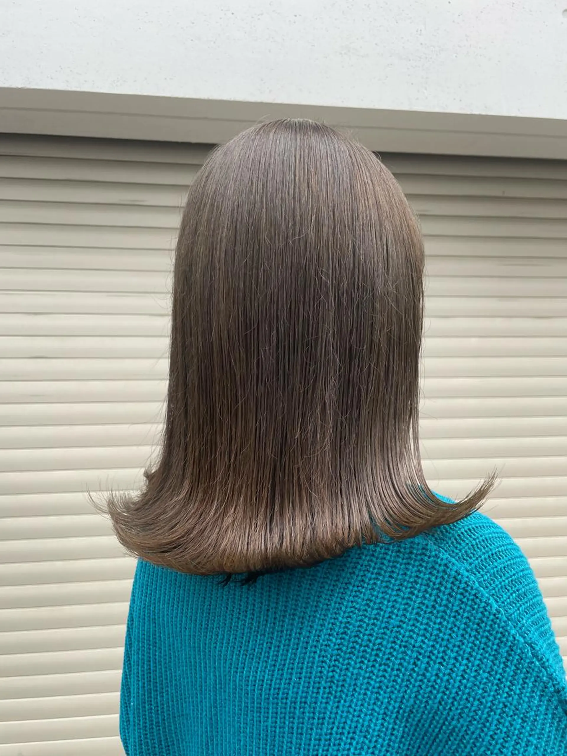セミロング カラー ベージュカラー オリーブベージュ カット トリートメント ブリーチ/レイヤー 💙ayame💙のヘアスタイル