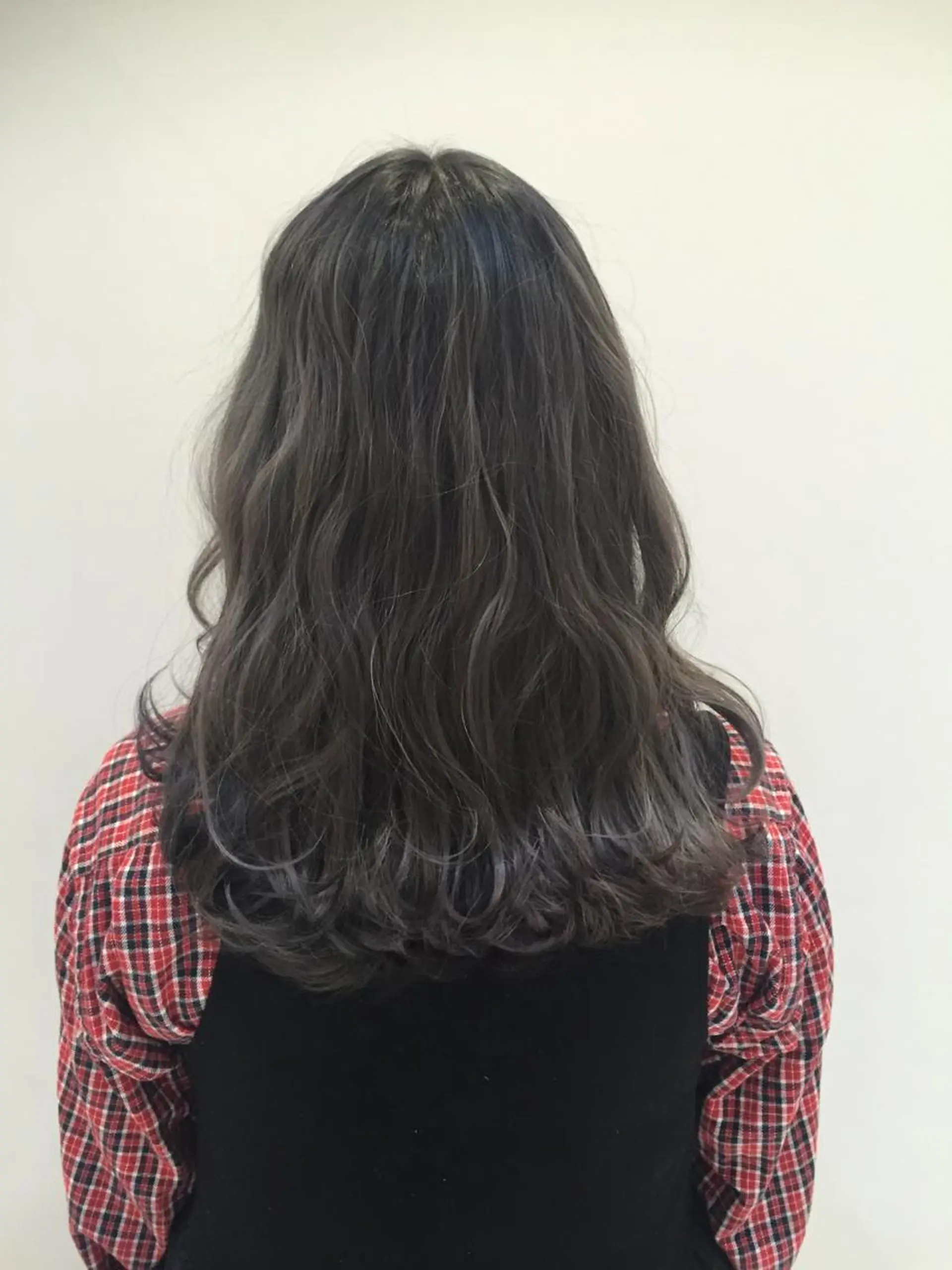 セミロング カラー アッシュ デザインカラー ラフィスヘアードープ所属・[外国人風カラー] 田中健太のヘアスタイル